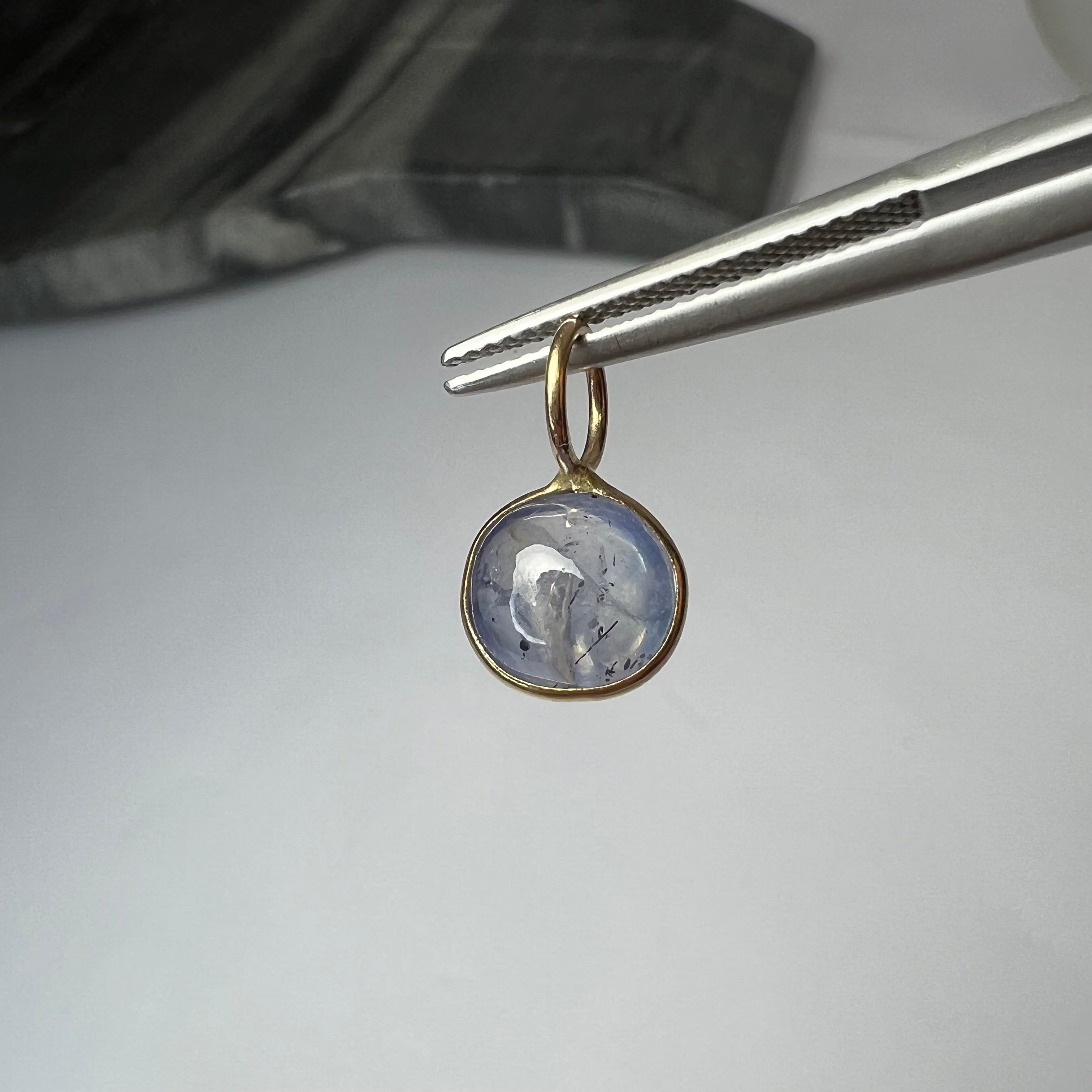 Natural Cabochon Sapphire 14K Yellow Gold Pendant Charm 15X9mm