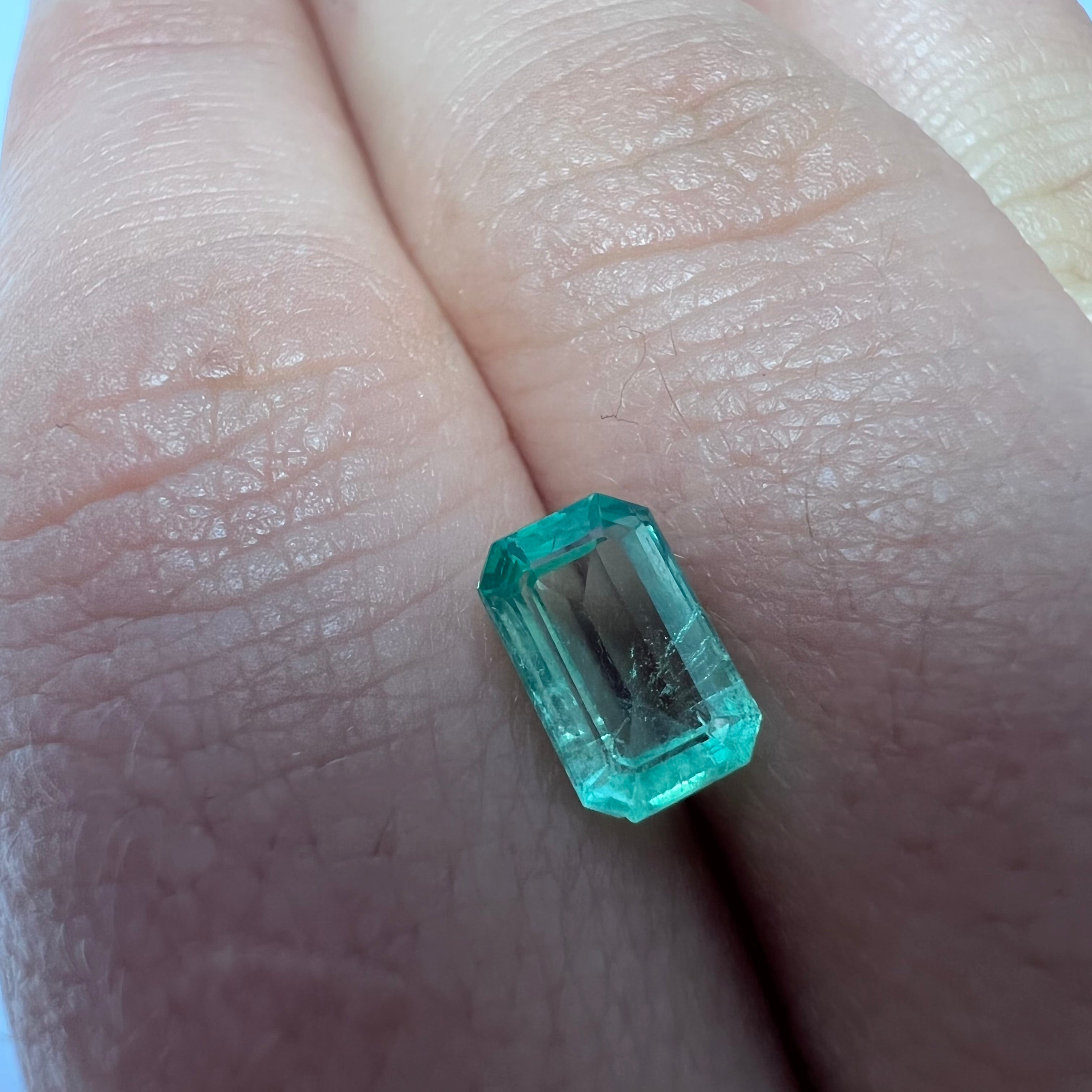 1.23CT Natural Colombian Emerald Loose Rectangle Cut 8.23x5.22x3.50mm