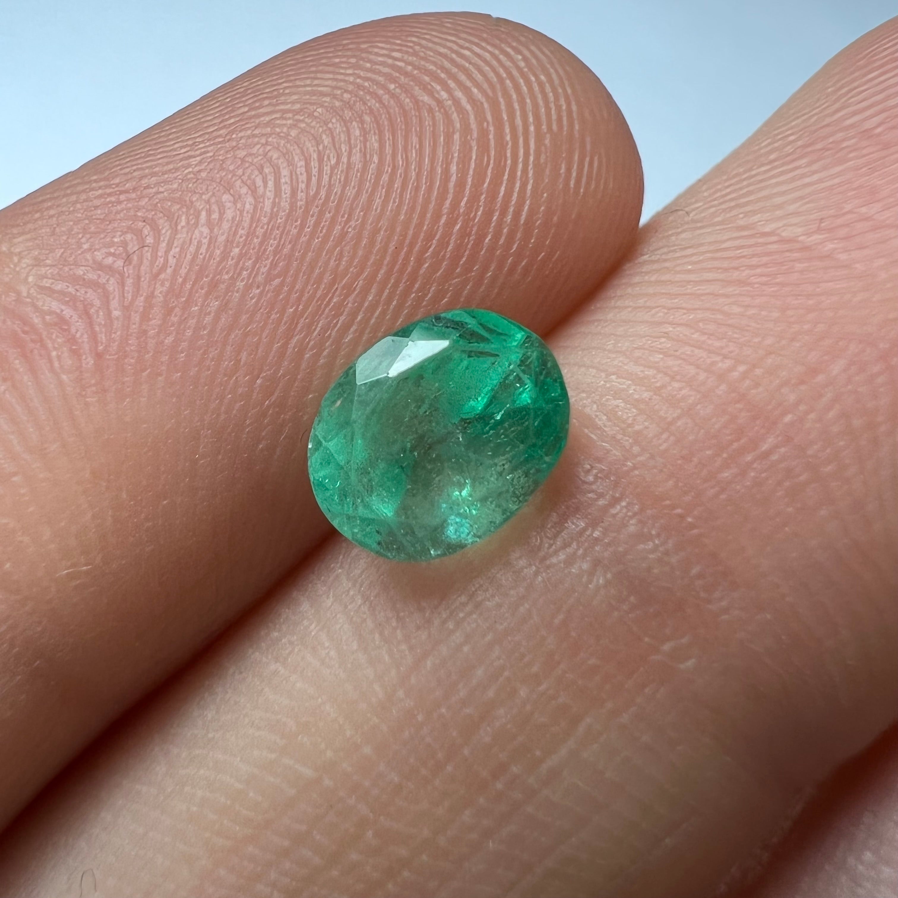 1.34CT Loose Natural Colombian Emerald Oval Shape 7.33x5.86x5.29mm