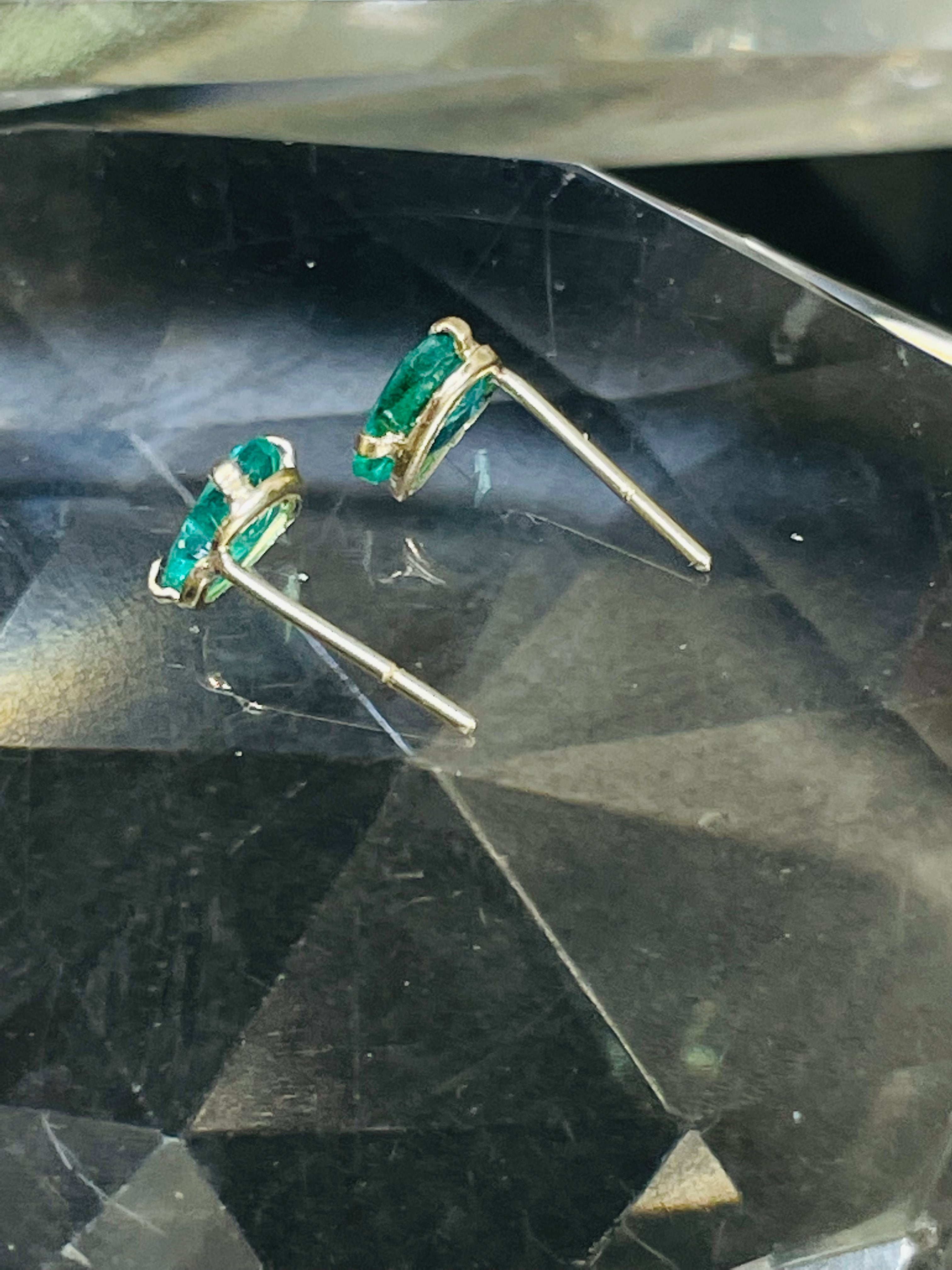 1.19CT Emerald Heart 14K Yellow Gold Stud Earrings