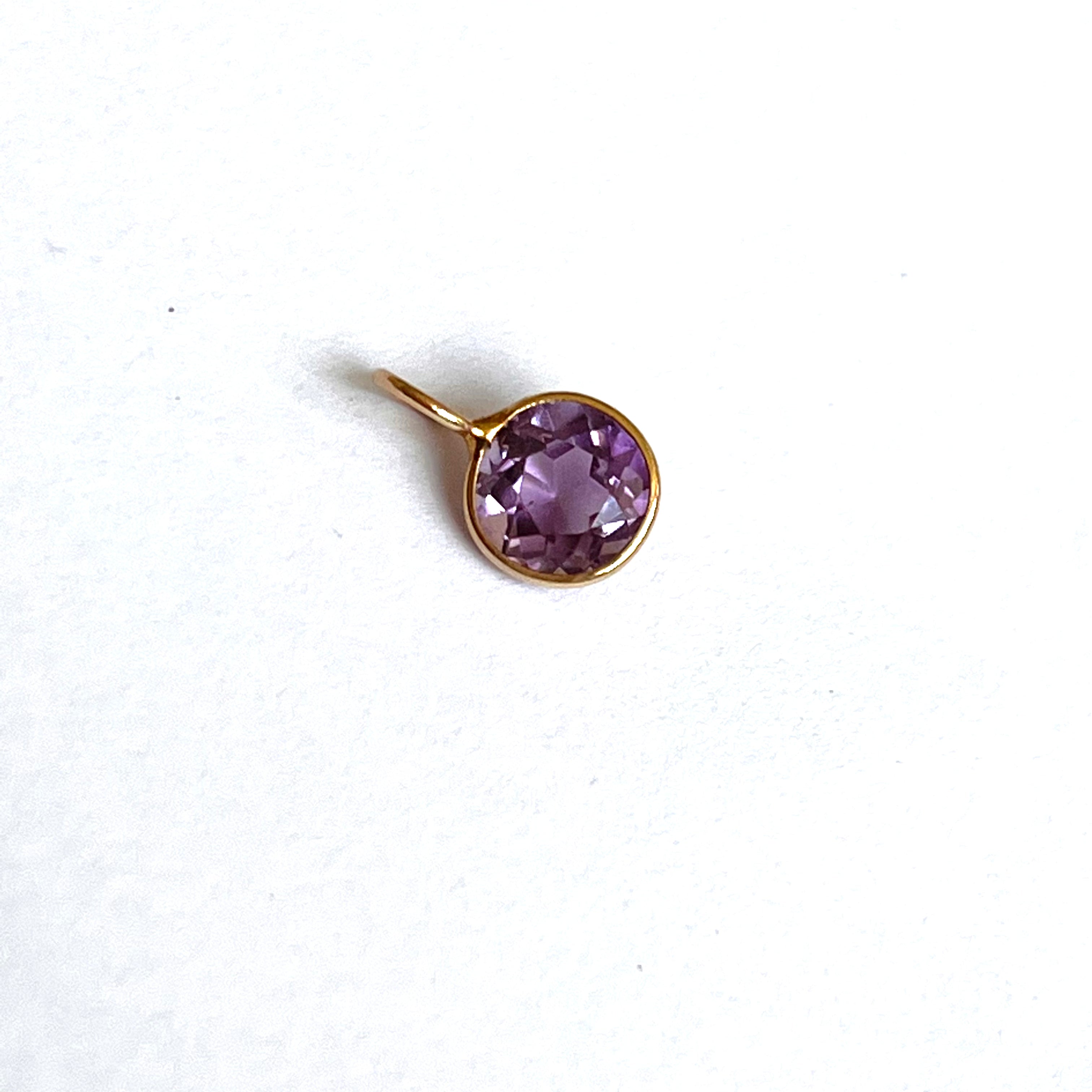 .72ct Natural Round Amethyst 14K Yellow Gold Pendant Charm 11x6mm