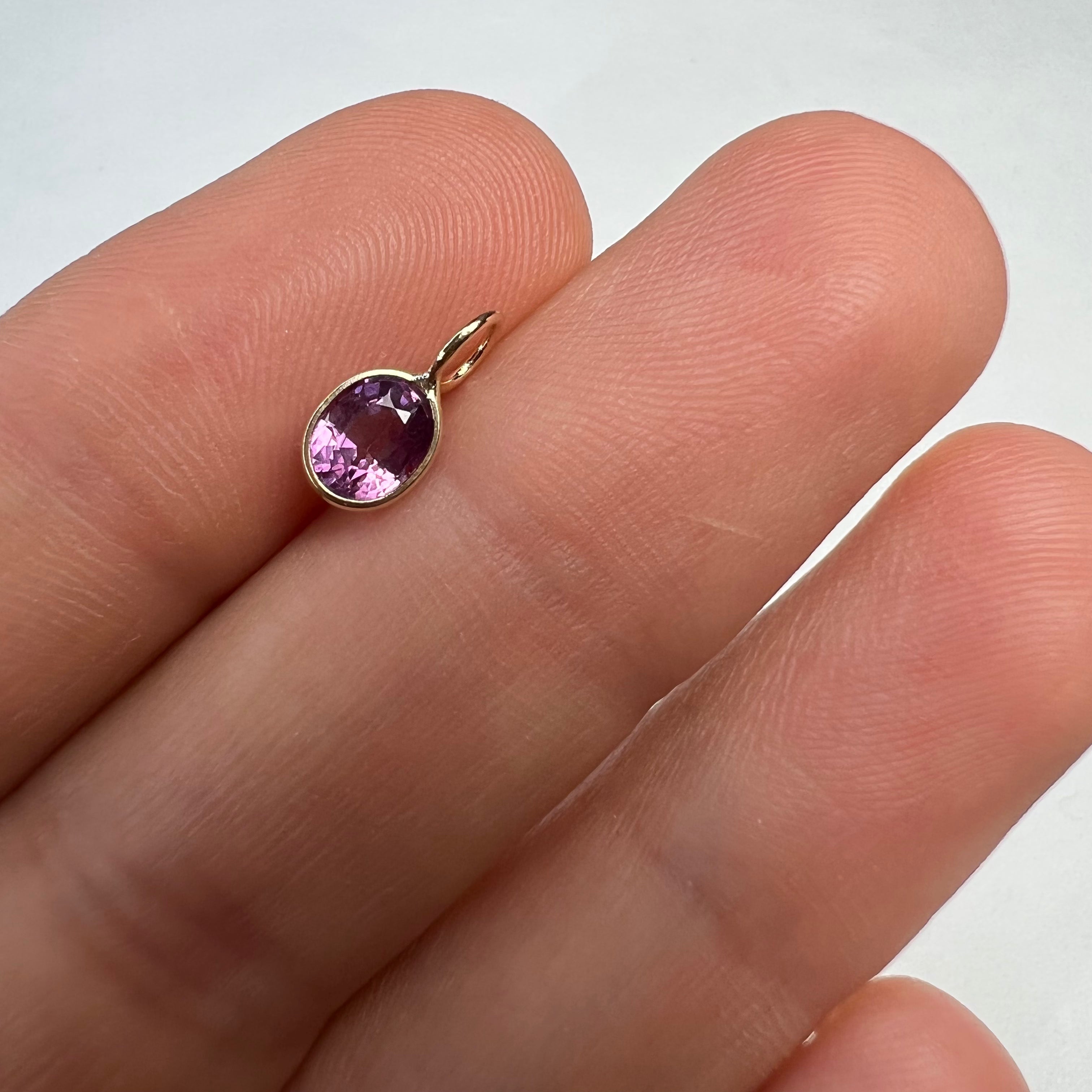 .80CT Natural Oval Sapphire 14K Yellow Gold Pendant Charm 10.5x5mm