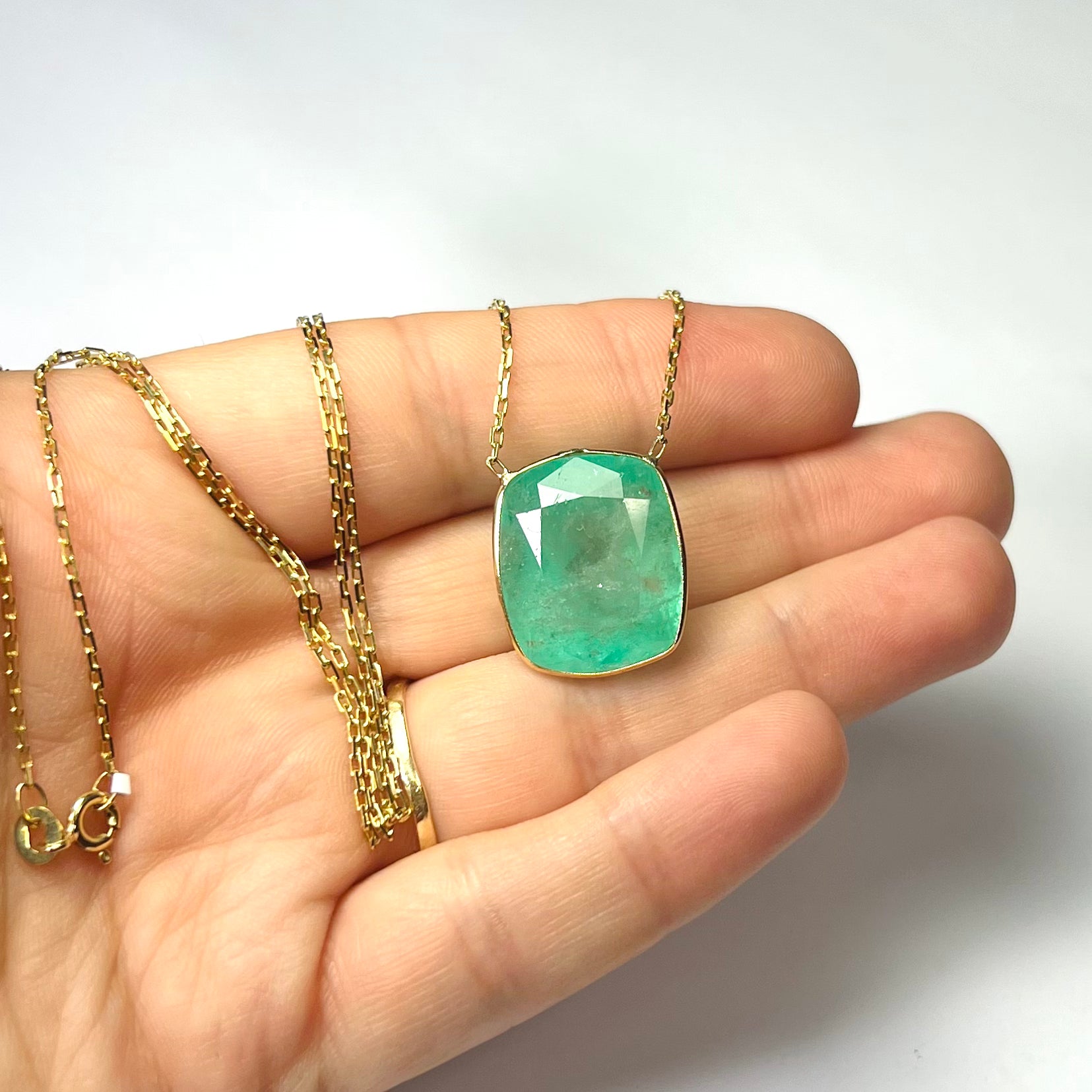 Large Emerald 24" 14K Yellow Gold Cable Chain Necklace