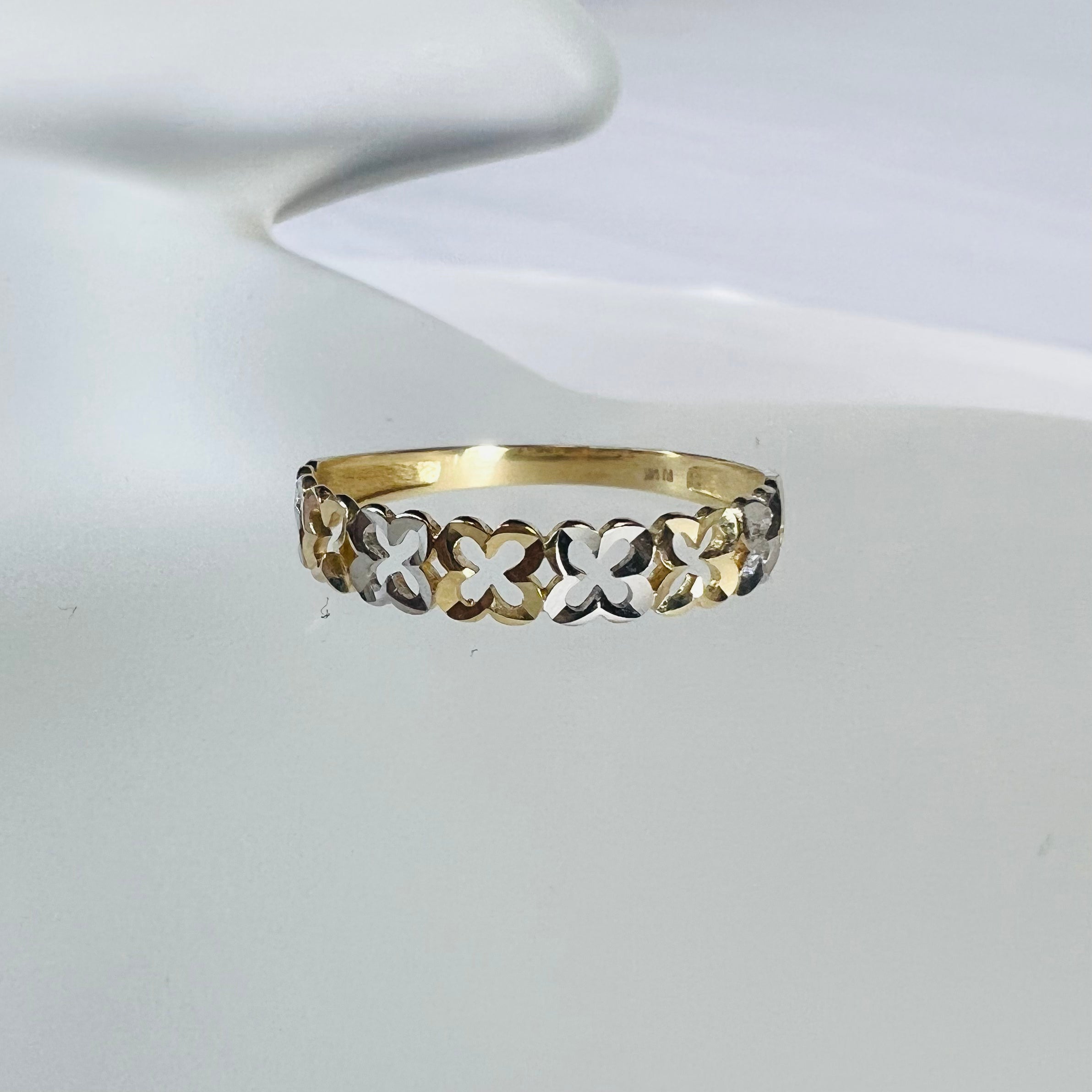 Solid 14K Yellow Gold, Two Tones Stackable Flower Ring Band Size 6.75