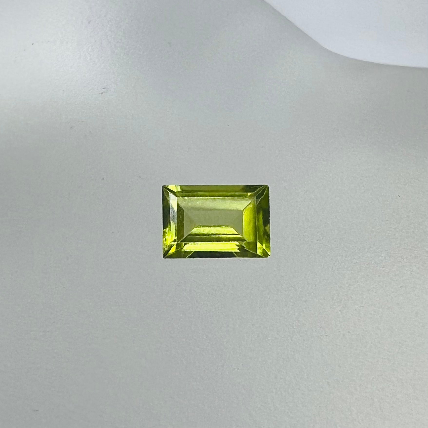 .62CT Loose Natural Peridot Baguette 6.09x4.18x2.62mm Earth mined Gemstone