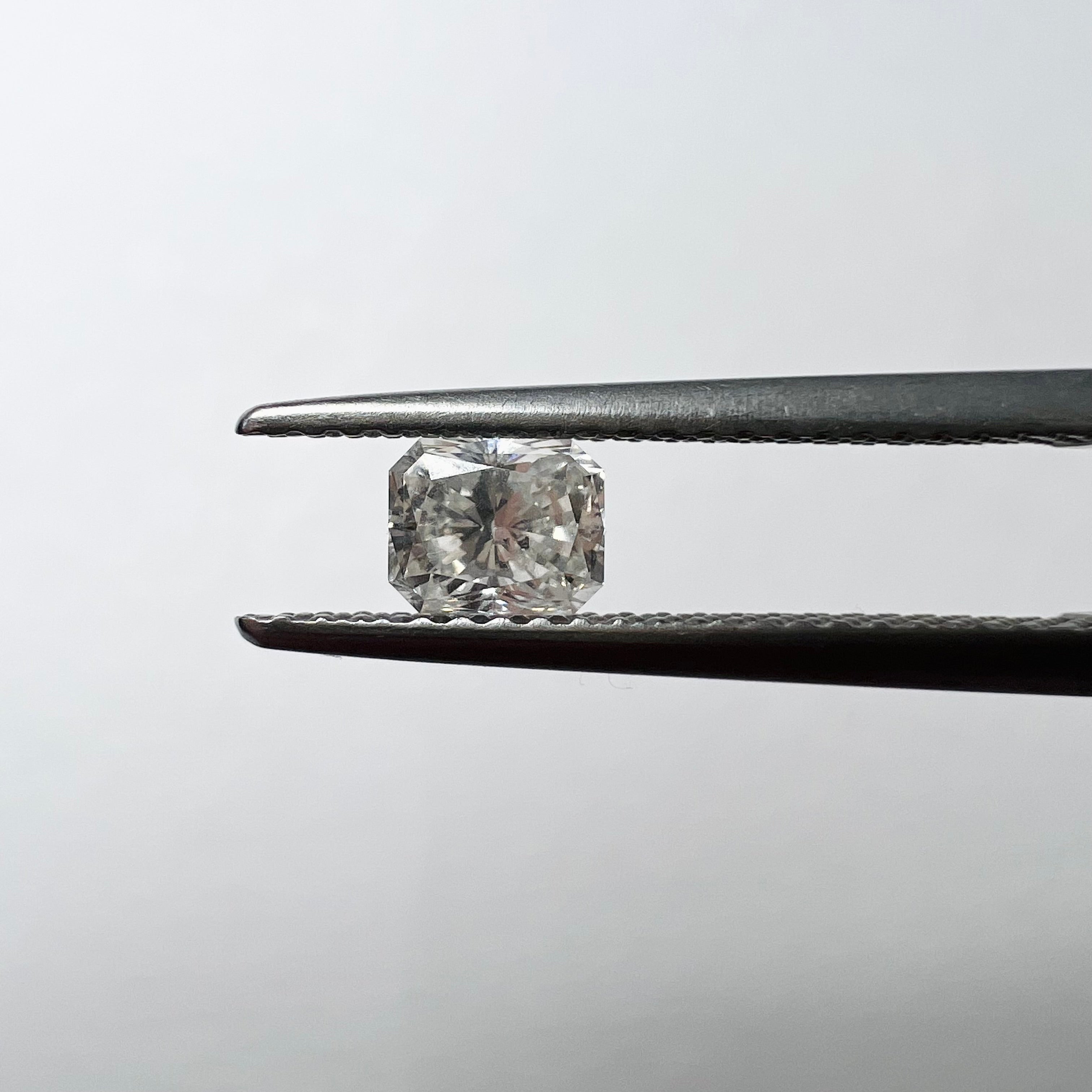 .47CT Radiant J VS1 4.74x3.87x2.93mm Natural Earth mined