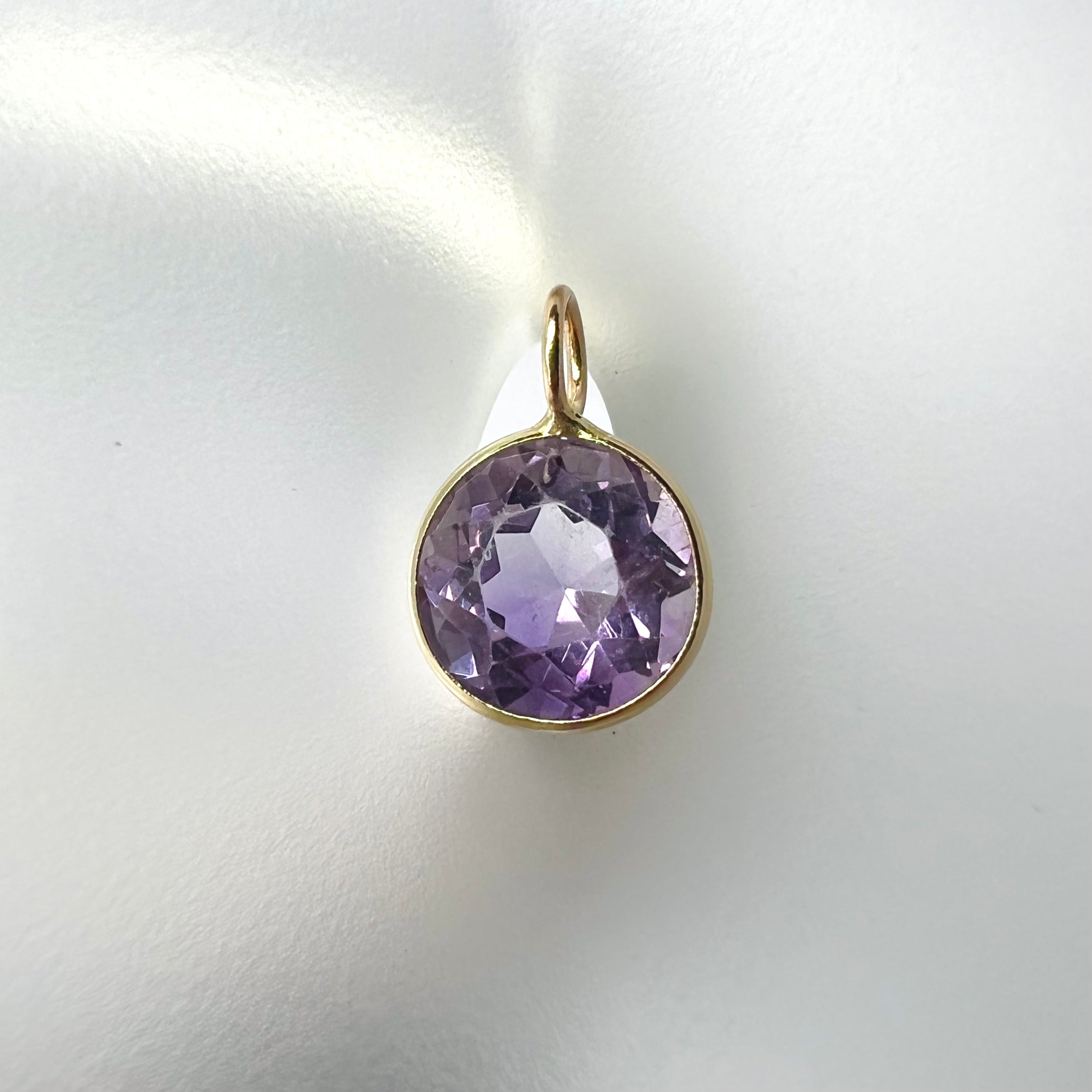 2.45CT Natural Light Round Violet Amethyst 14K Yellow Gold Pendant Charm 13x9mm