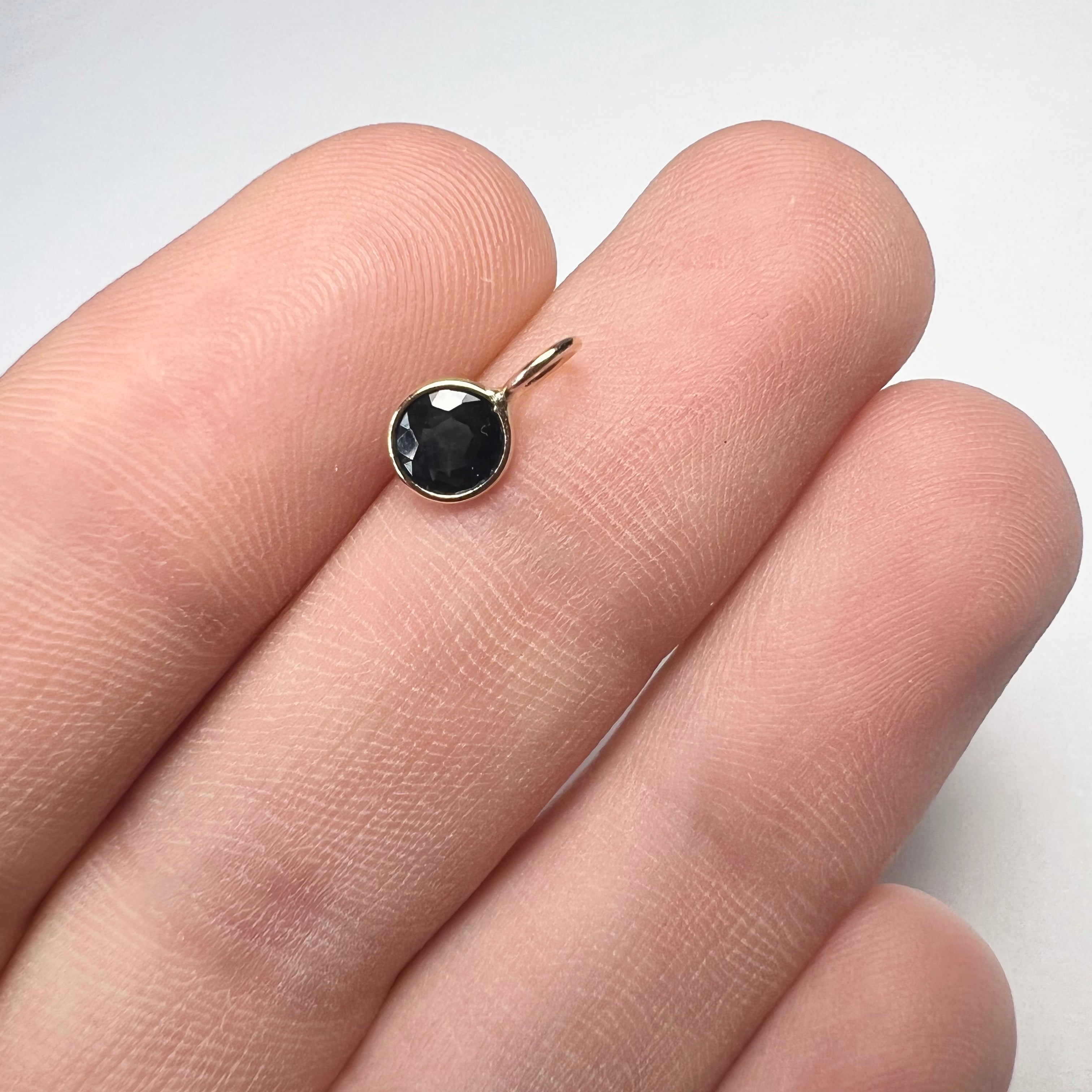 .55CT Natural Round Sapphire 14K Yellow Gold Pendant Charm 10x5mm