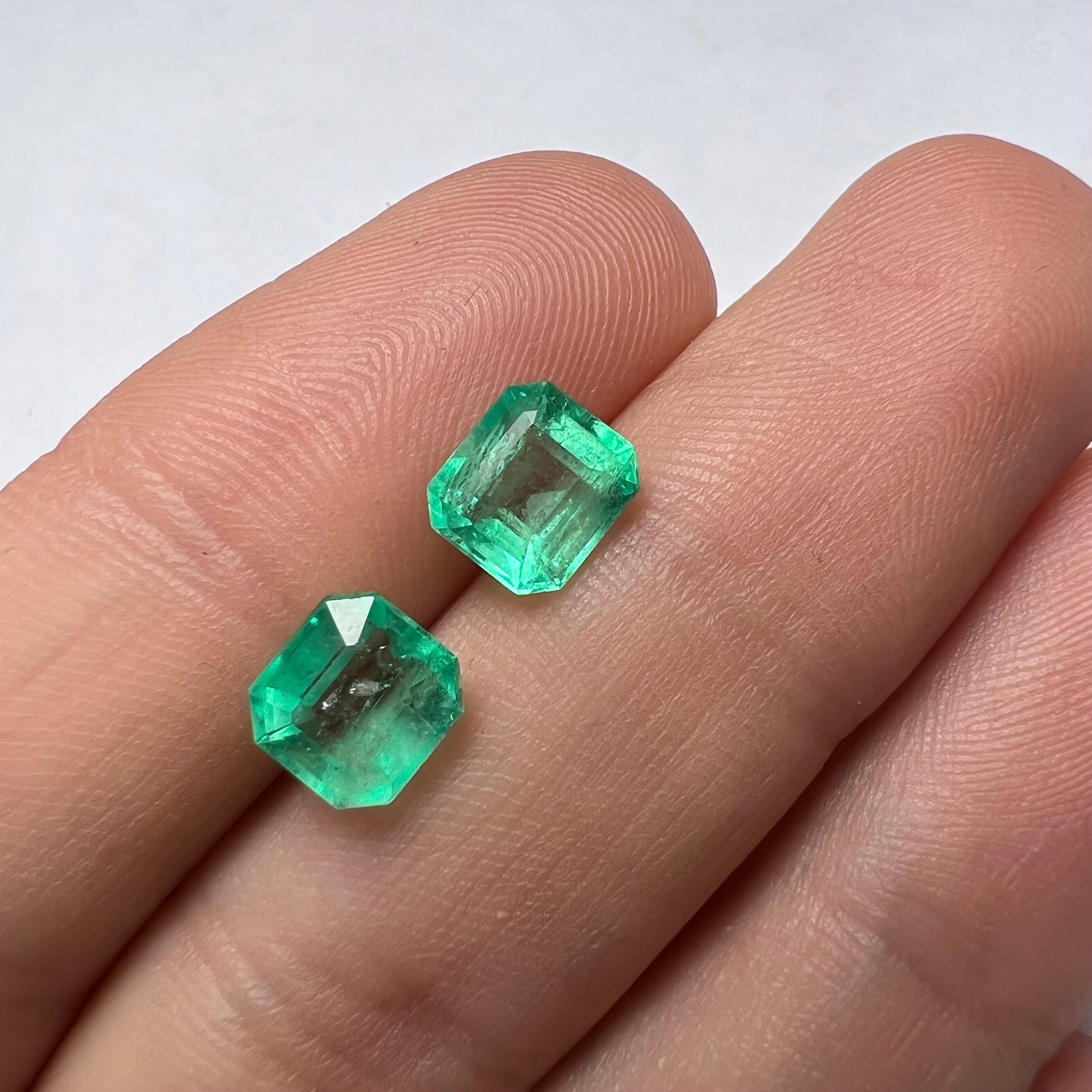 3CTW Pair of Natural Colombian Emerald Loose Oval Cut