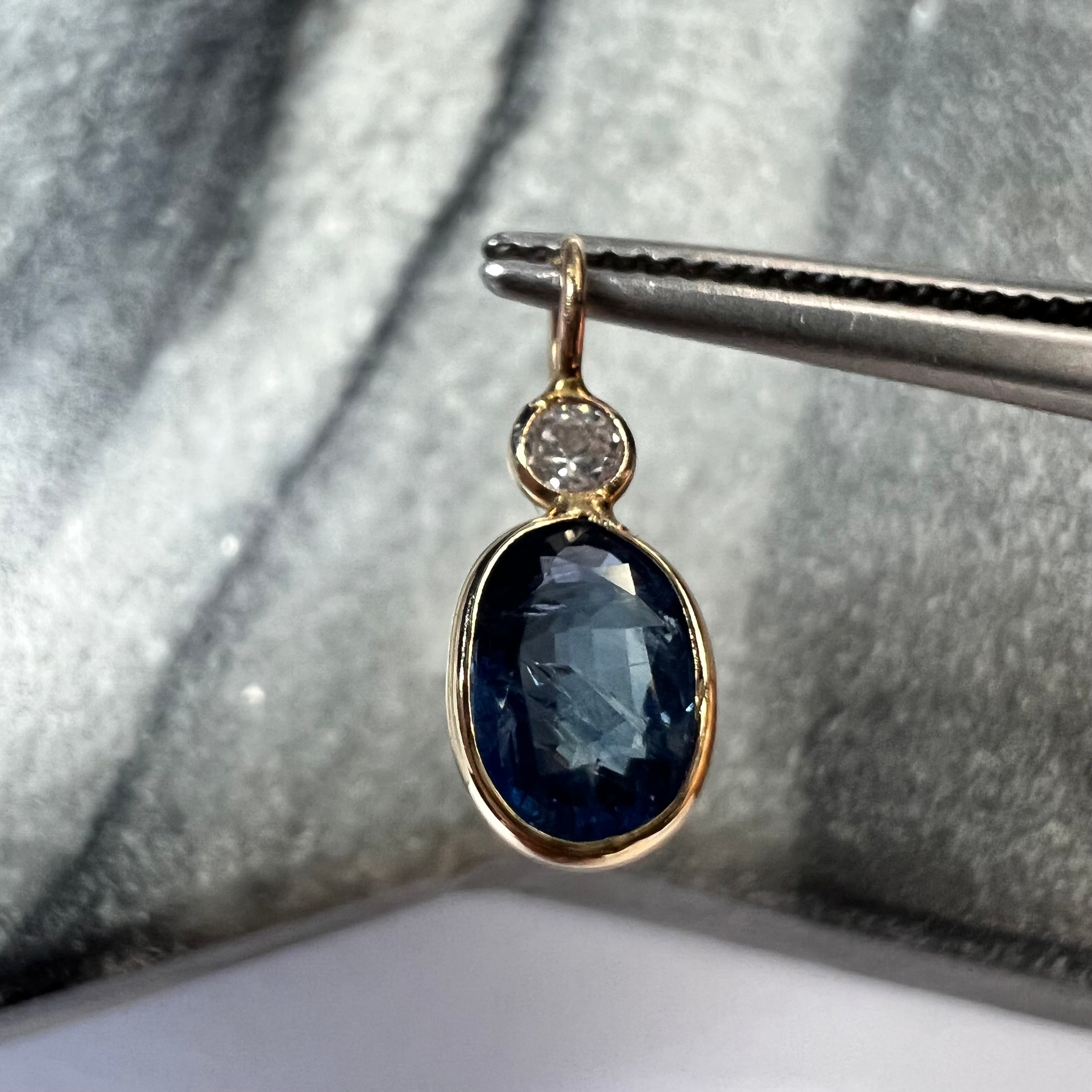 .05CT Diamond and Natural Oval Sapphire 14K Yellow Gold Pendant Charm 15x5.5mm