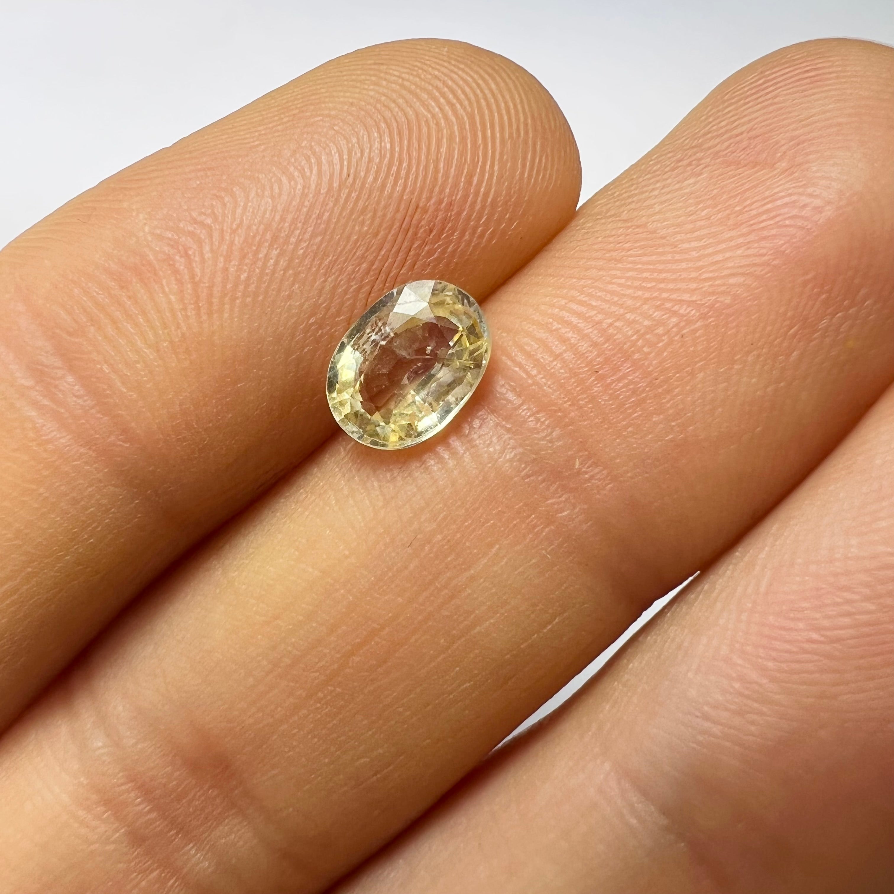 1.29CTW Loose Light Yellow Oval Sapphire 7.50x5.58x3.20mm Earth mined Gemstone