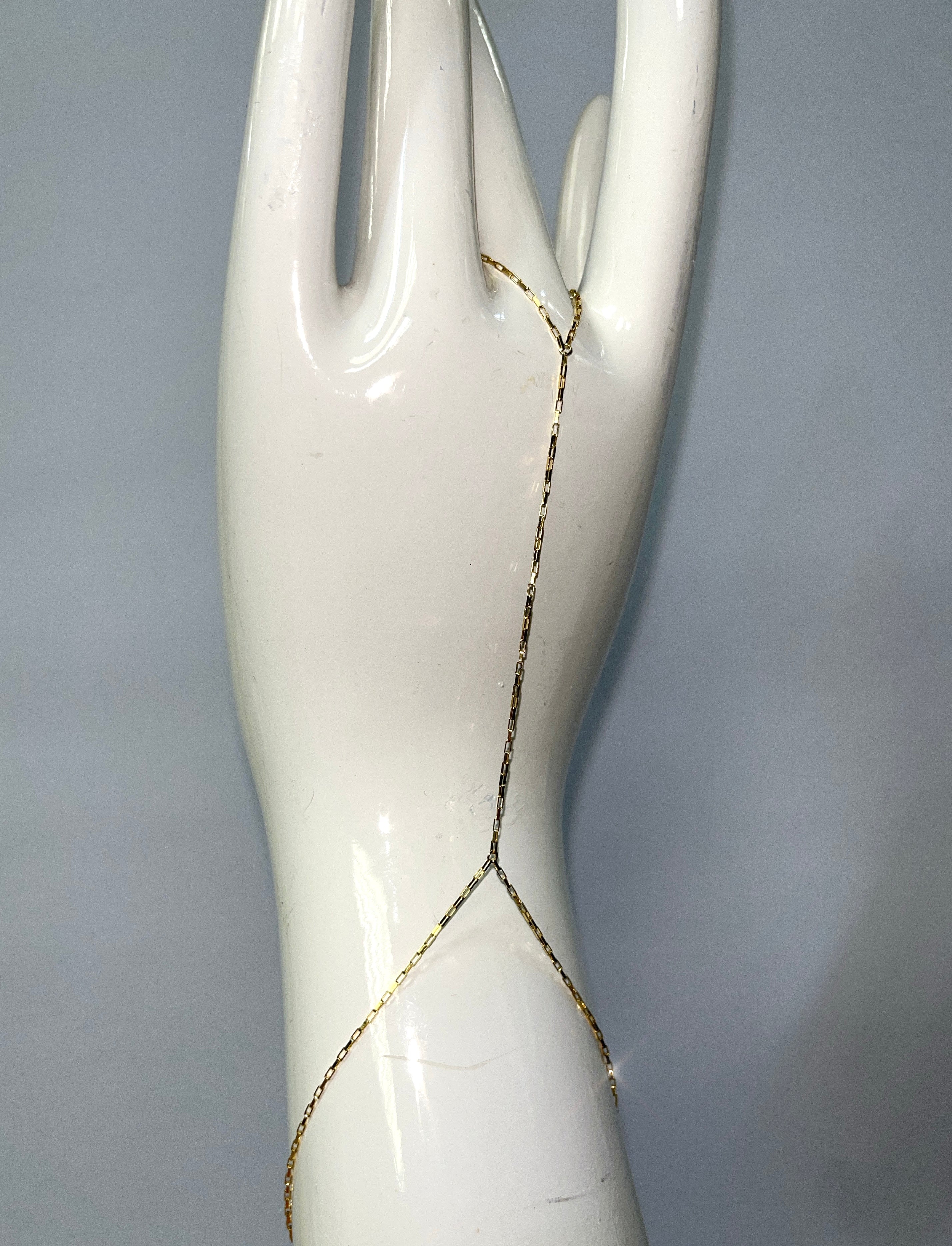 Plain 14K Yellow Gold Hand Chain