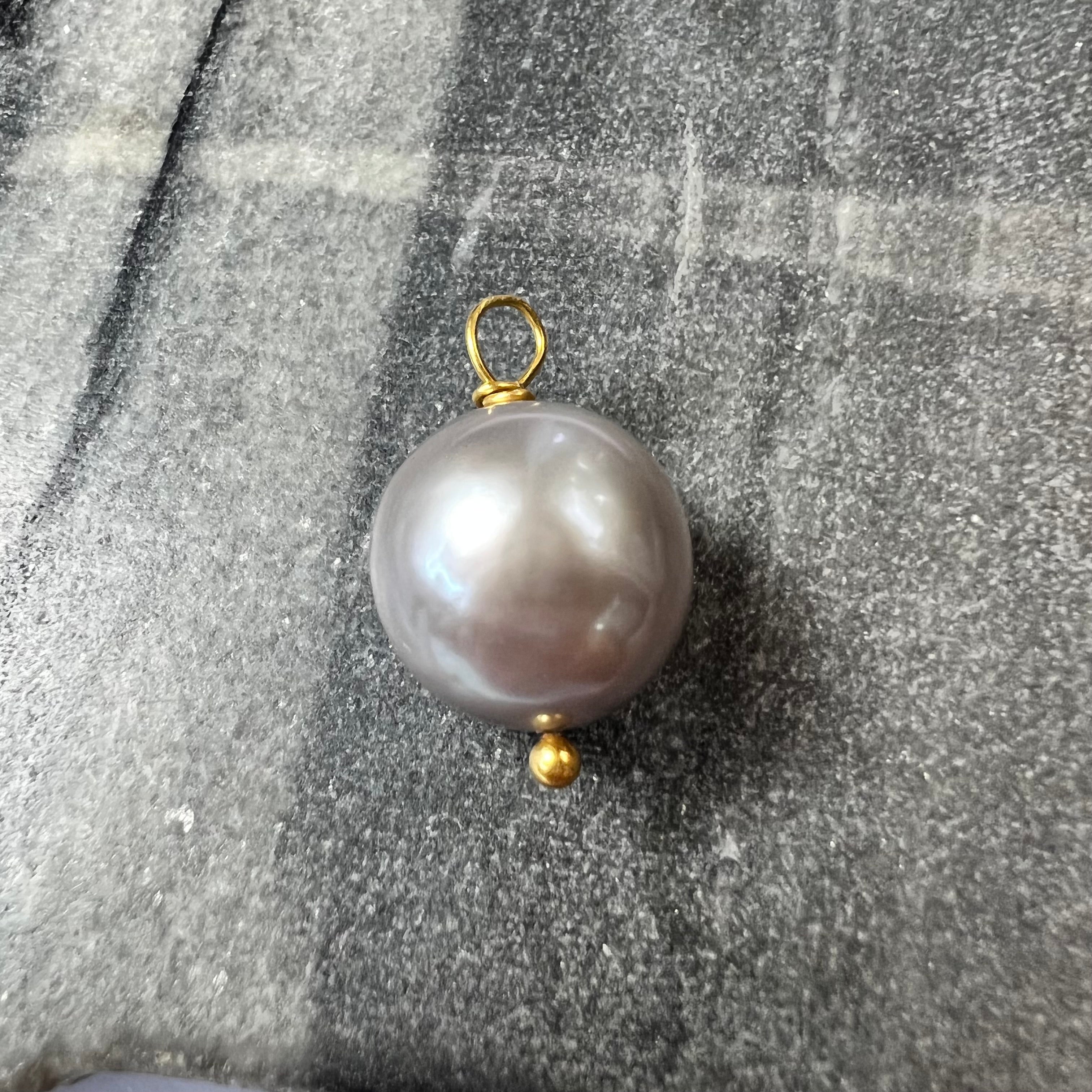 Natural Grey Akoya Fresh Water Pearl 14K Yellow Gold Pendant Charm 22x14mm
