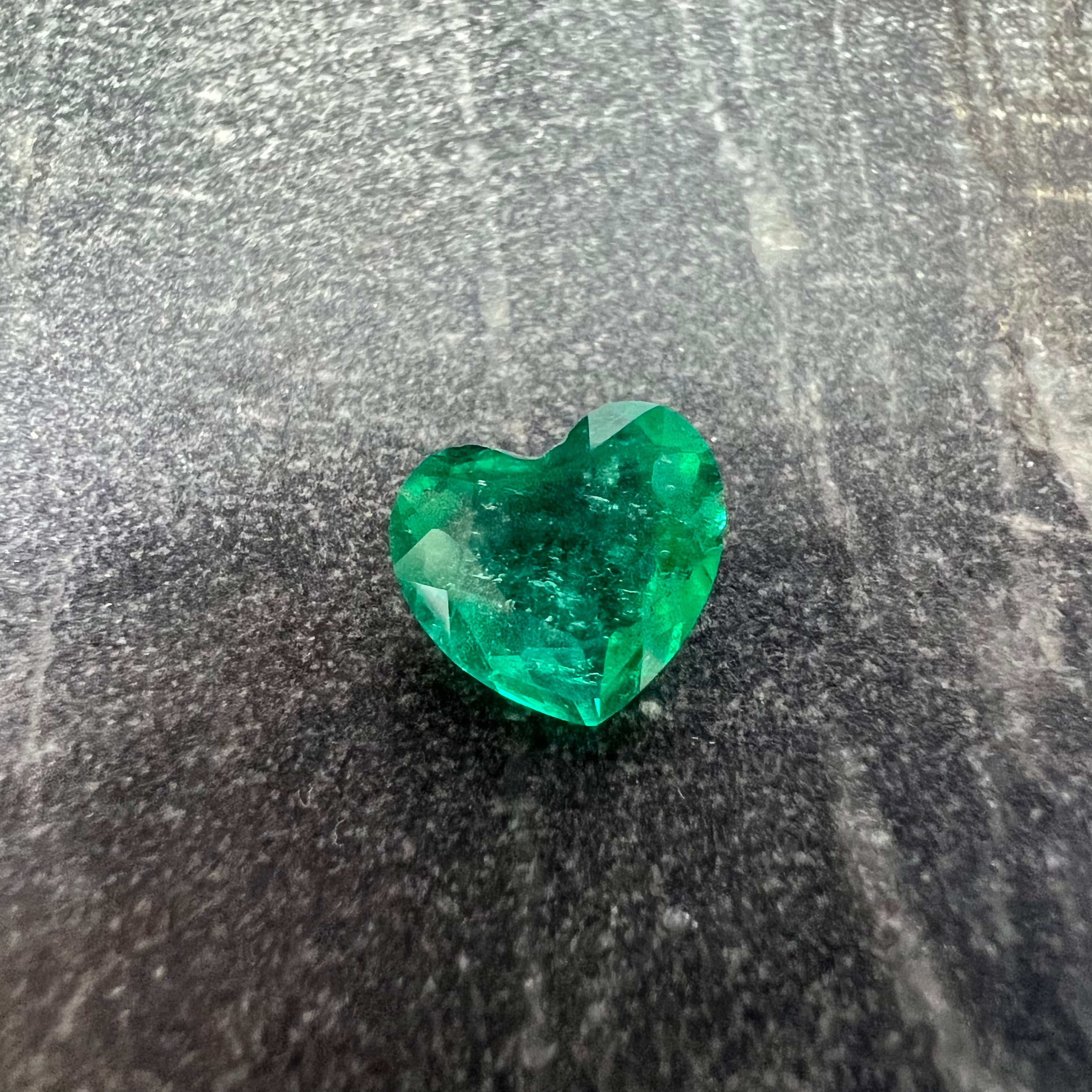 1.86CT Loose Natural Colombian Emerald Heart Shape 8.29x9.19x4.38mm