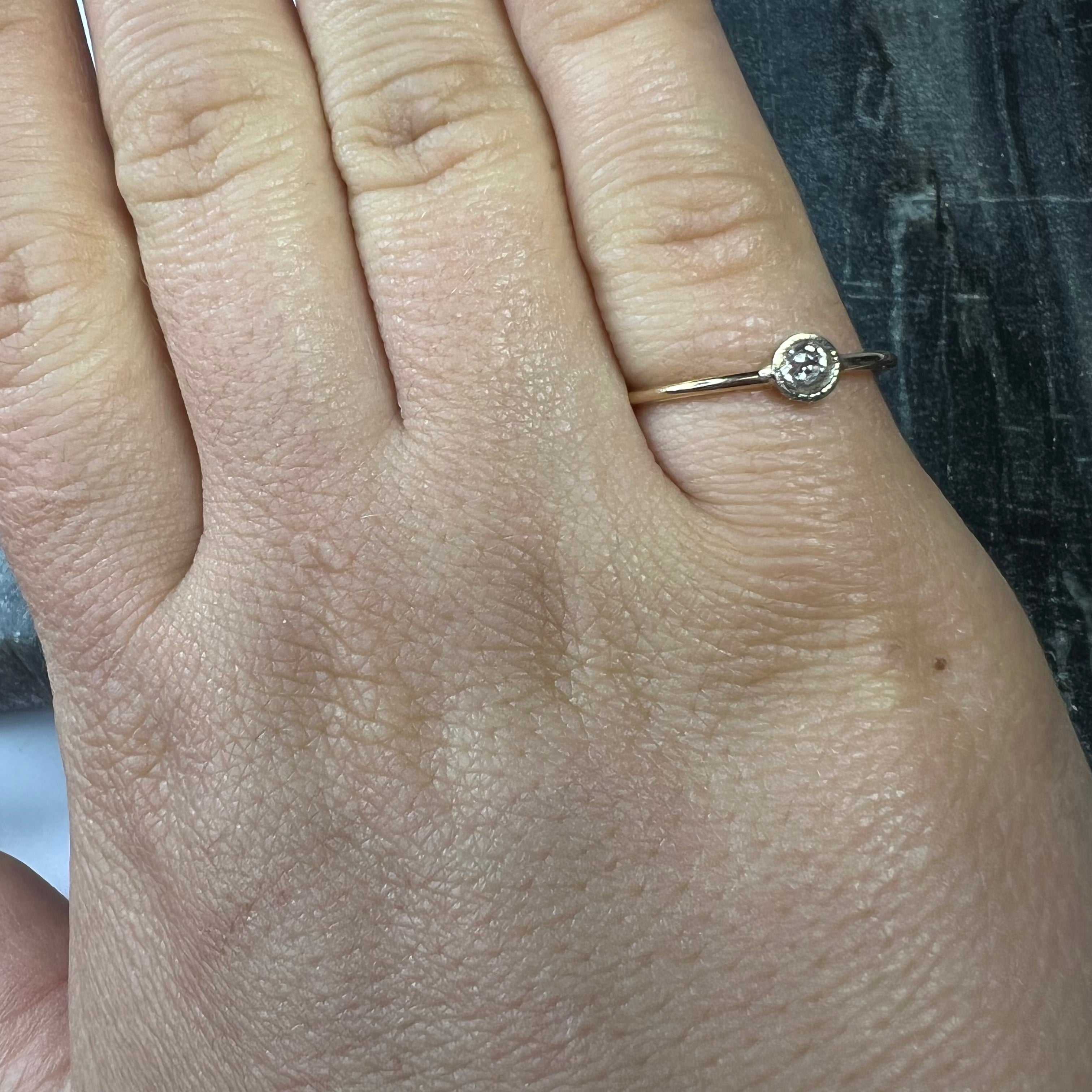 14K Yellow Gold Dainty Old Mine Cut .13ct Diamond Ring Band Size 5.75