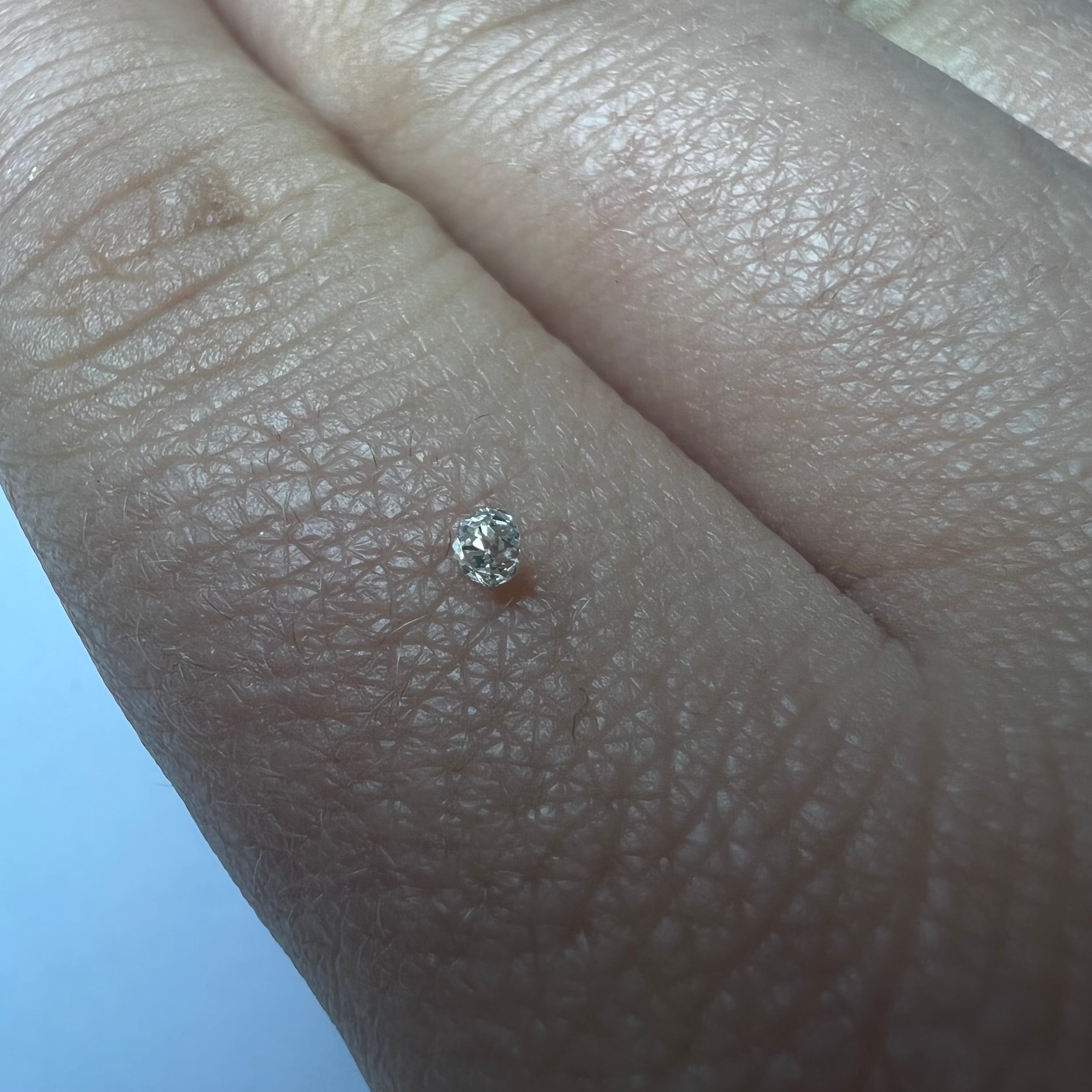 .05CT Old Mine Cut Diamond Light Brown SI2 2.08xc1.63mm Natural Earth mined