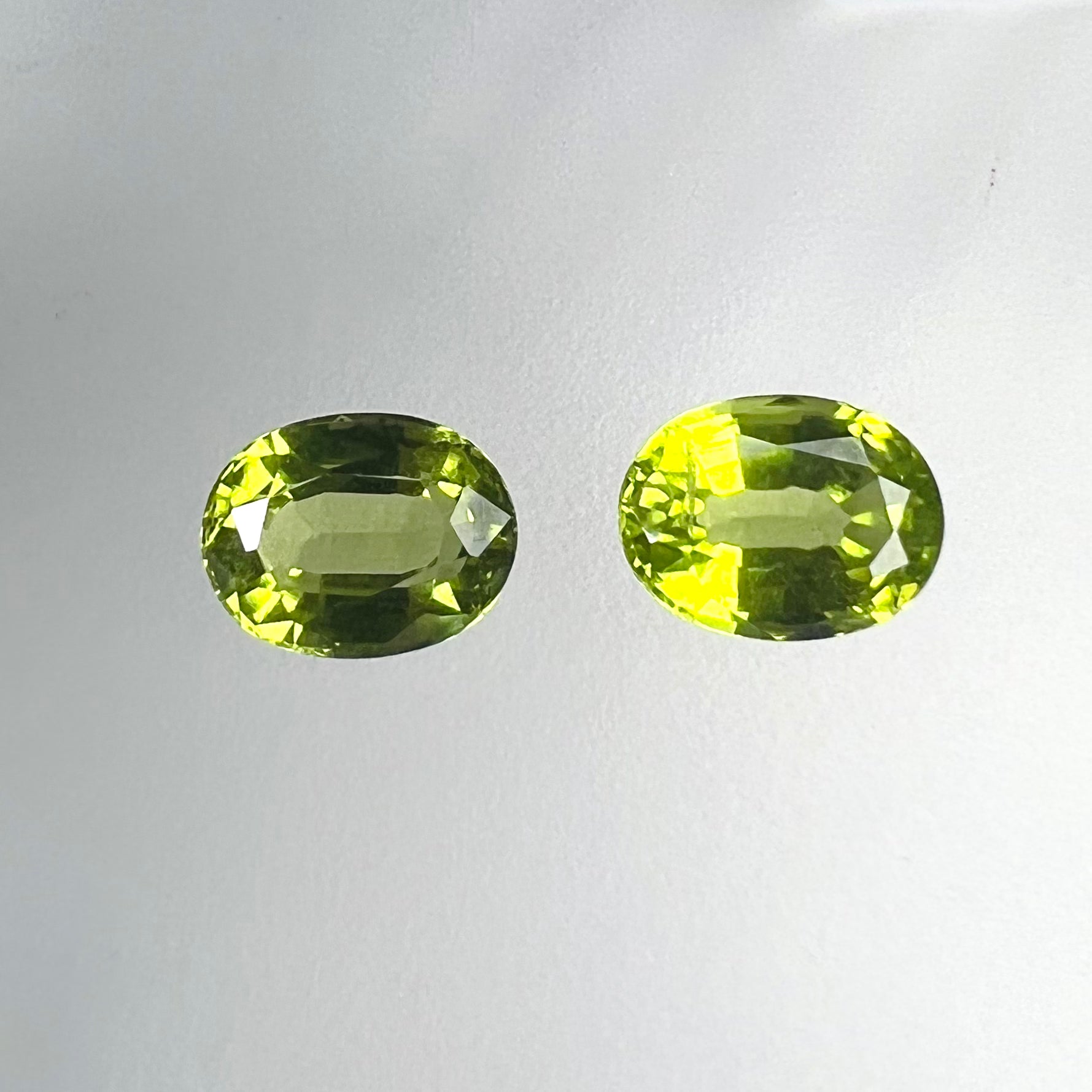 3.12CTW Pair of Loose Natural Oval Cut Peridot 8.10x6.05x4mm Earth mined Gemston