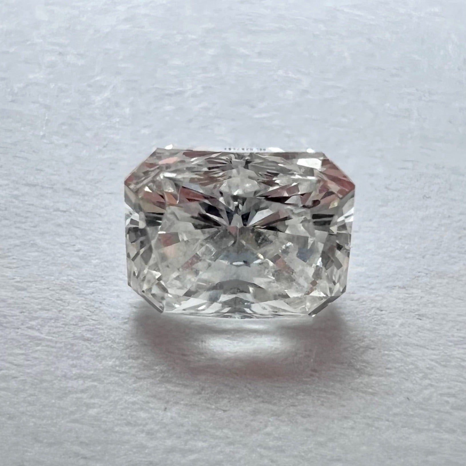 .47CT Radiant J VS1 4.74x3.87x2.93mm Natural Earth mined