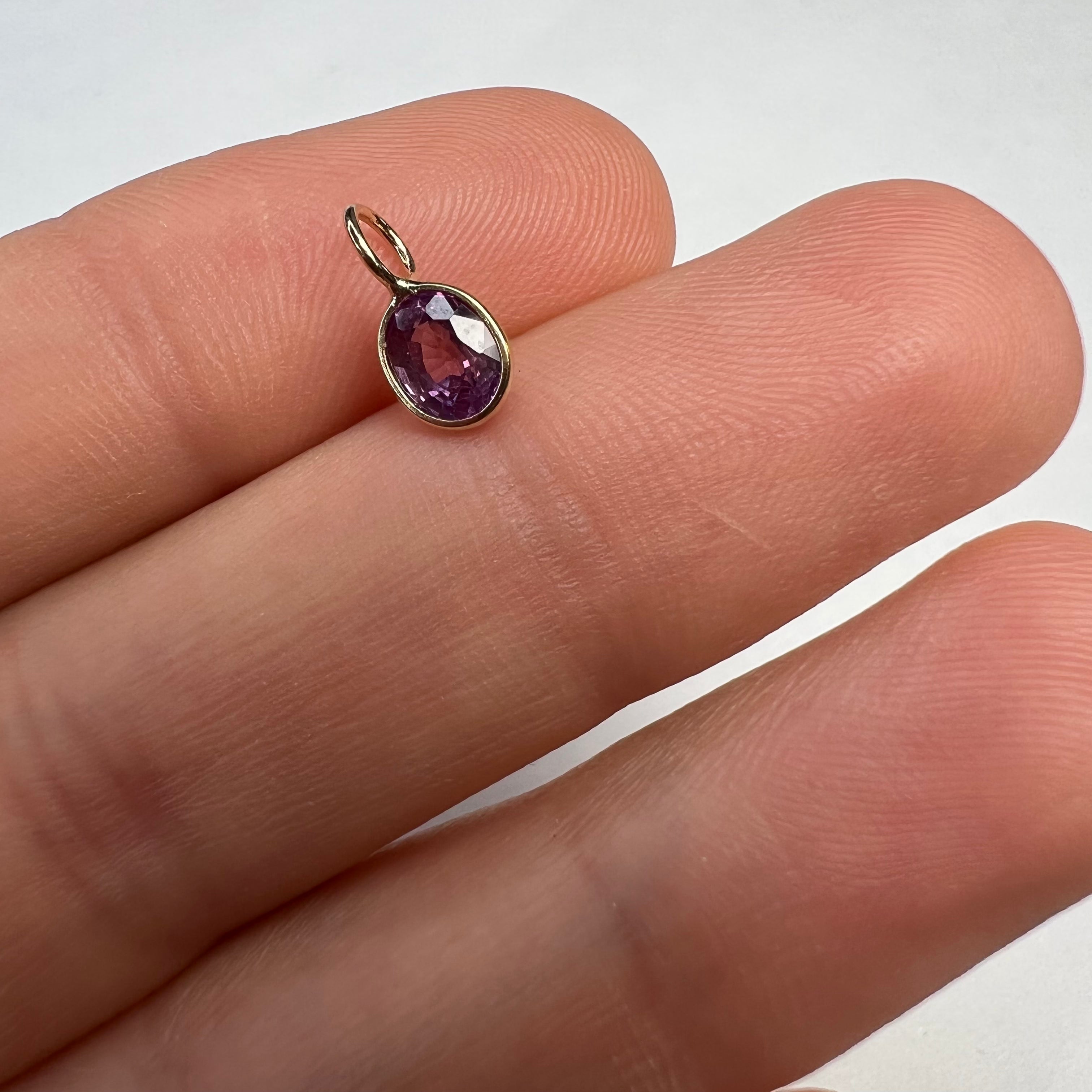.80CT Natural Oval Sapphire 14K Yellow Gold Pendant Charm 10.5x5mm