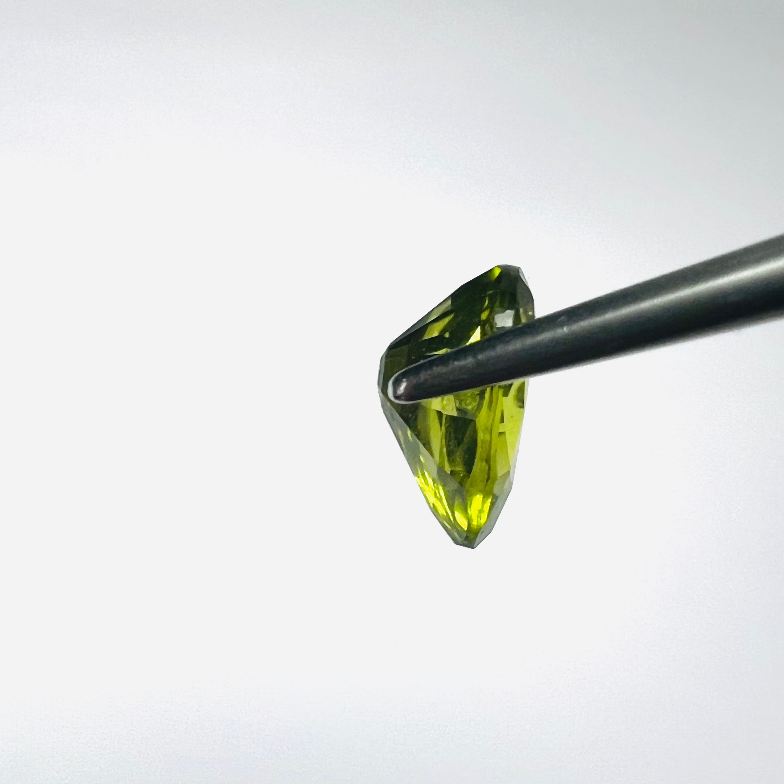 1.40CTW Loose Natural Pear Cut Peridot 8.14x6.14x4.14mm Earth mined Gemstone