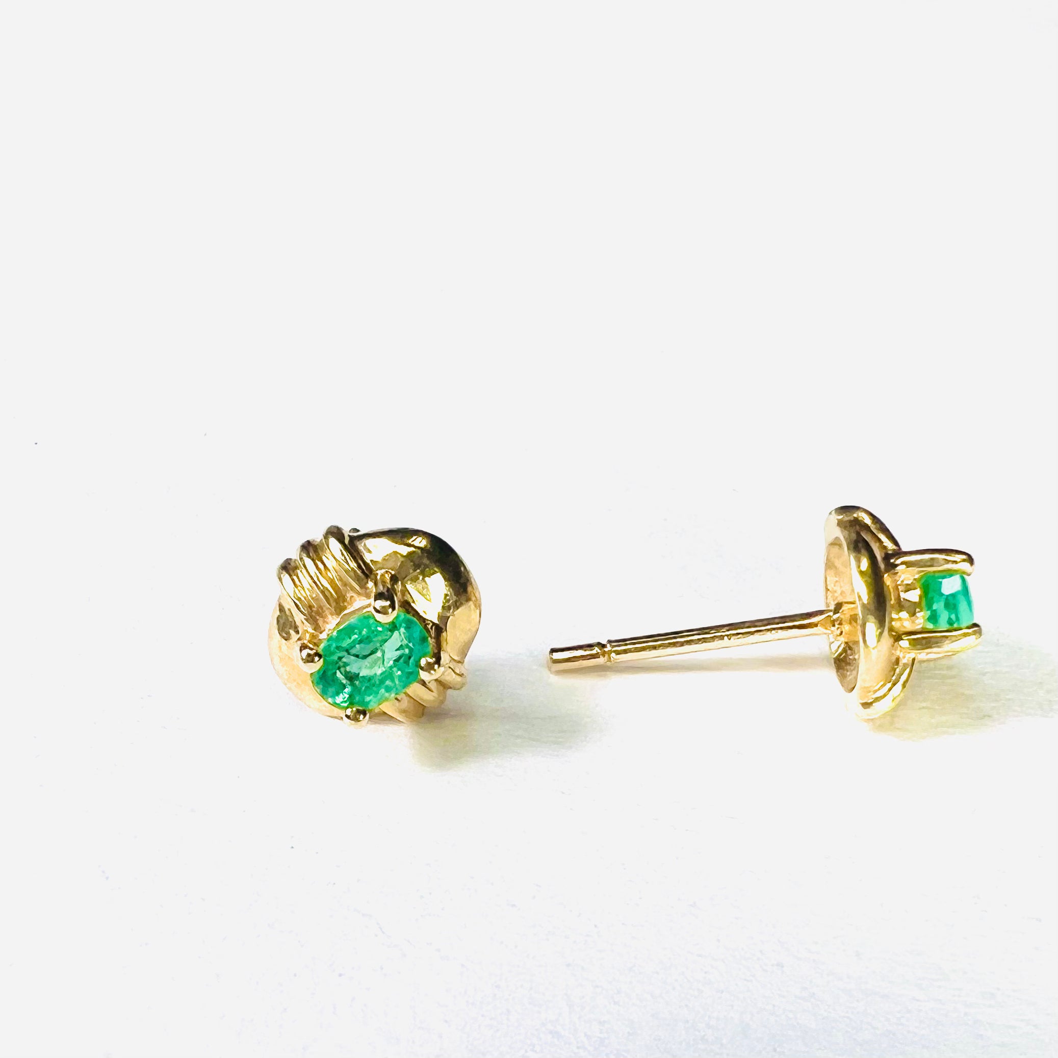 14K Yellow Gold .43ctw Oval Emerald Earring Pushback Studs 7x7mm
