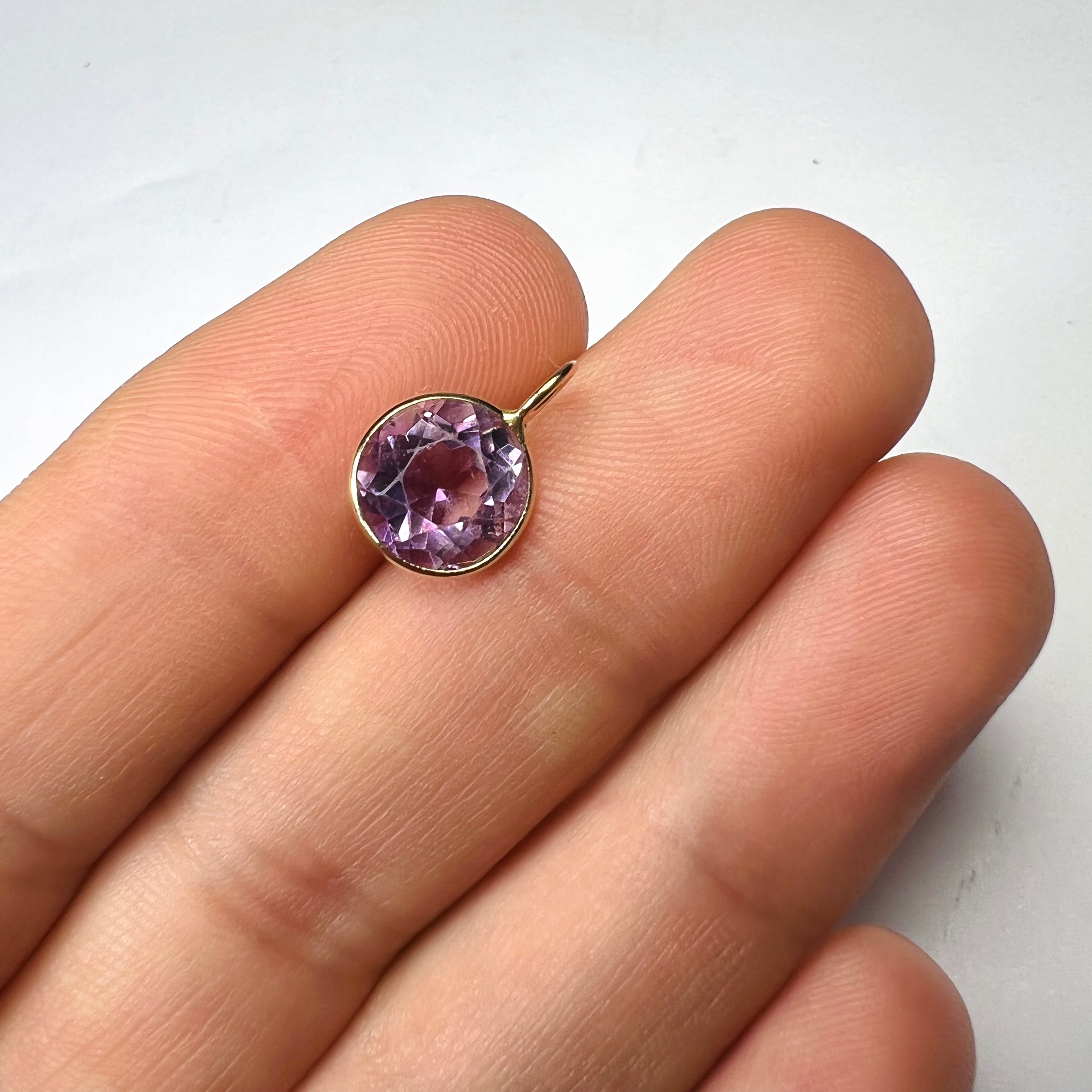 2.45CT Natural Light Round Violet Amethyst 14K Yellow Gold Pendant Charm 13x9mm