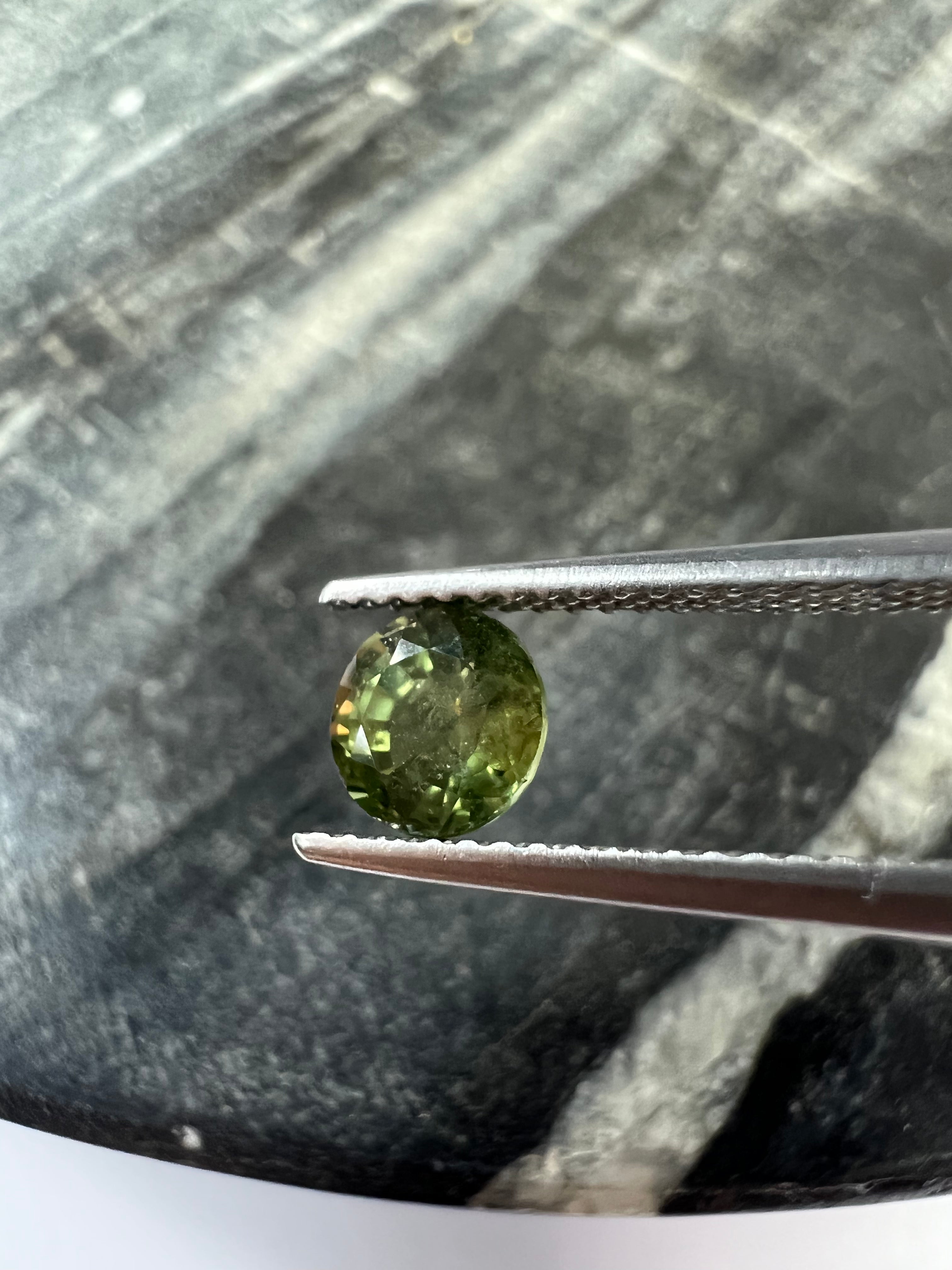 1CTW Loose Round Green Sapphire 5.53x3.98mm Earth mined Gemstone