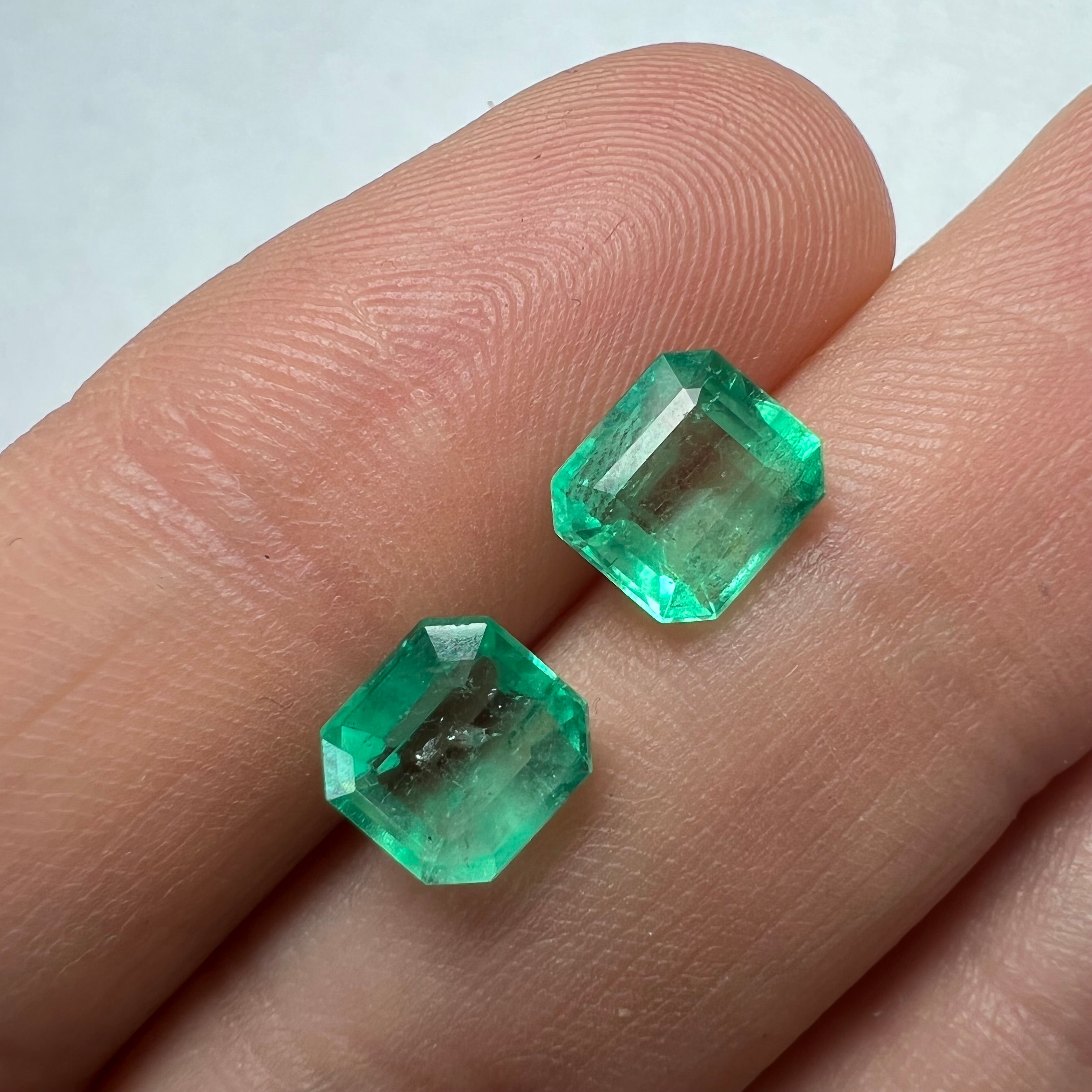 3CTW Pair of Natural Colombian Emerald Loose Oval Cut