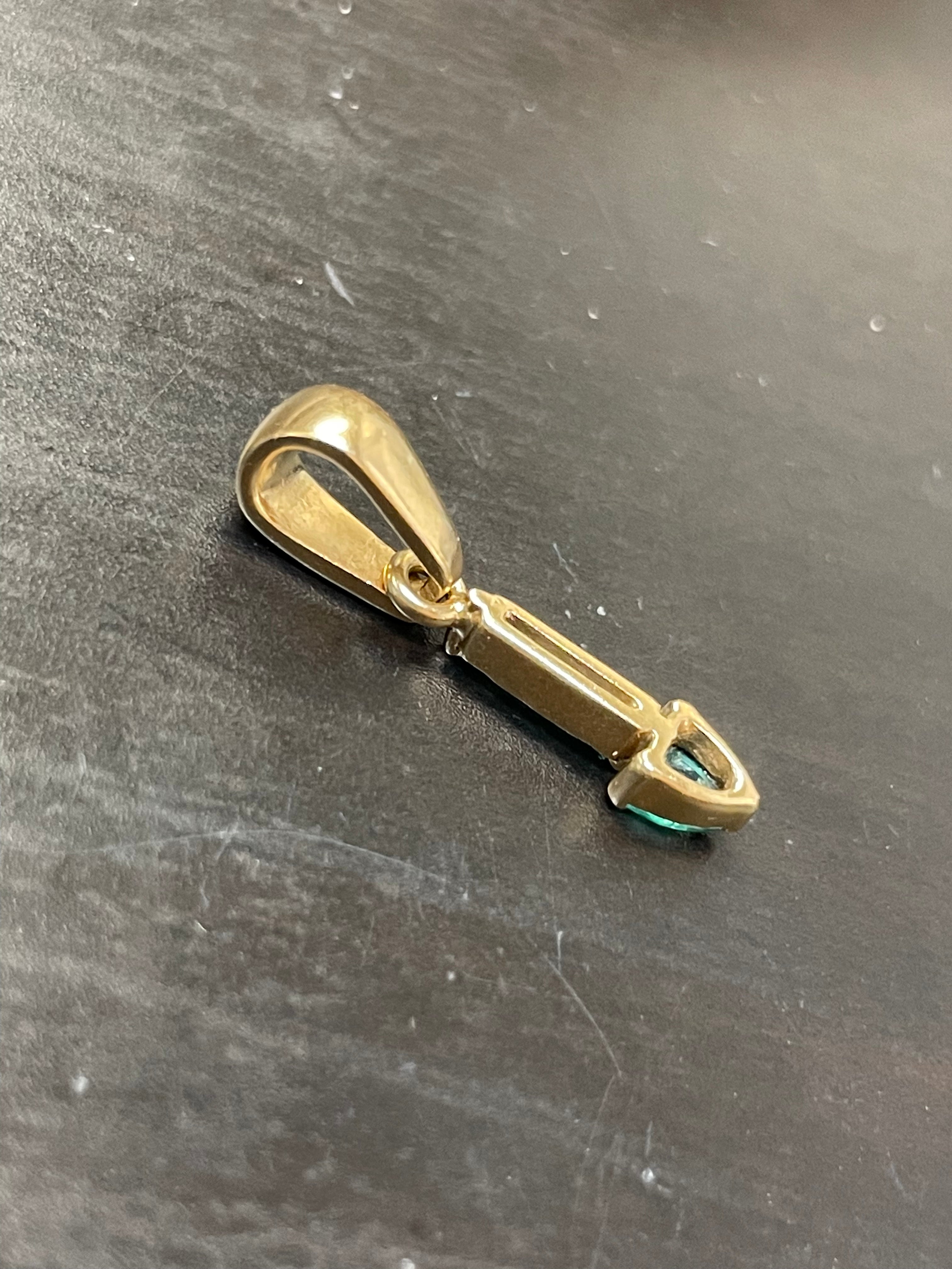 Colombian Emerald Arrow 18K Gold Charm Pendant