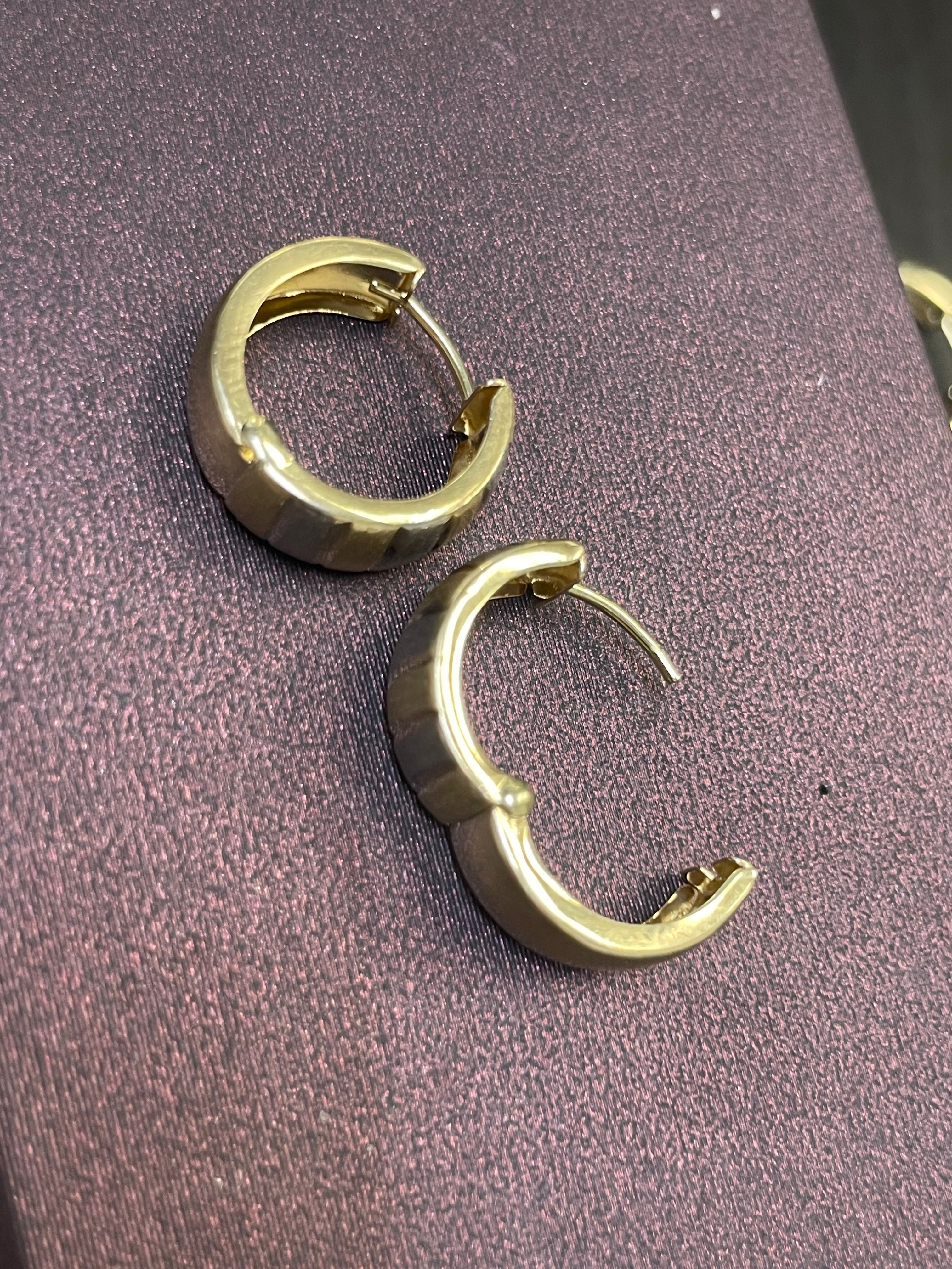 14K Yellow Gold Reversible .55” 5mm Huggie Hoop Earrings