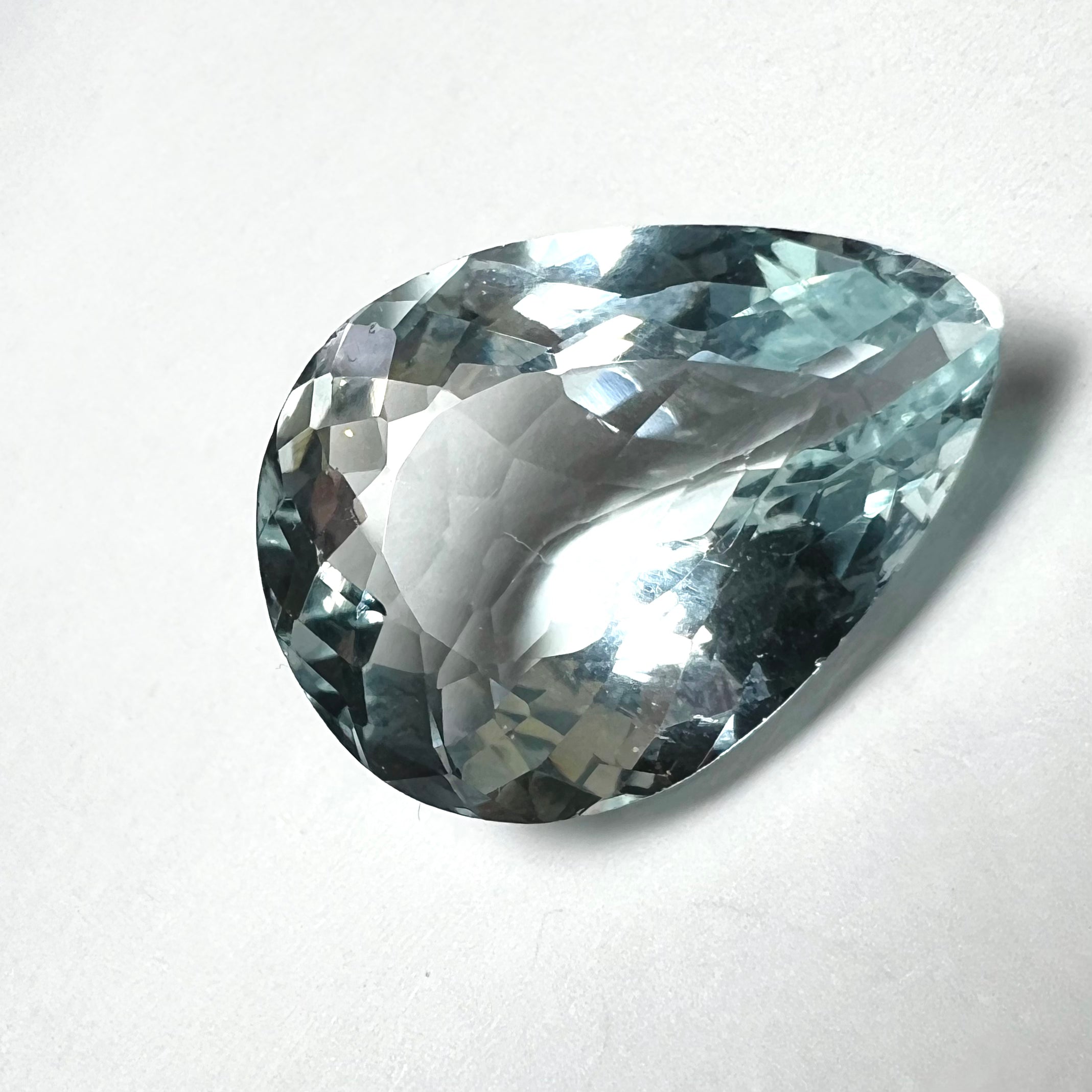 11 CT Natural Aquamarine 19x14.5x9mm Earth mined Gemstone