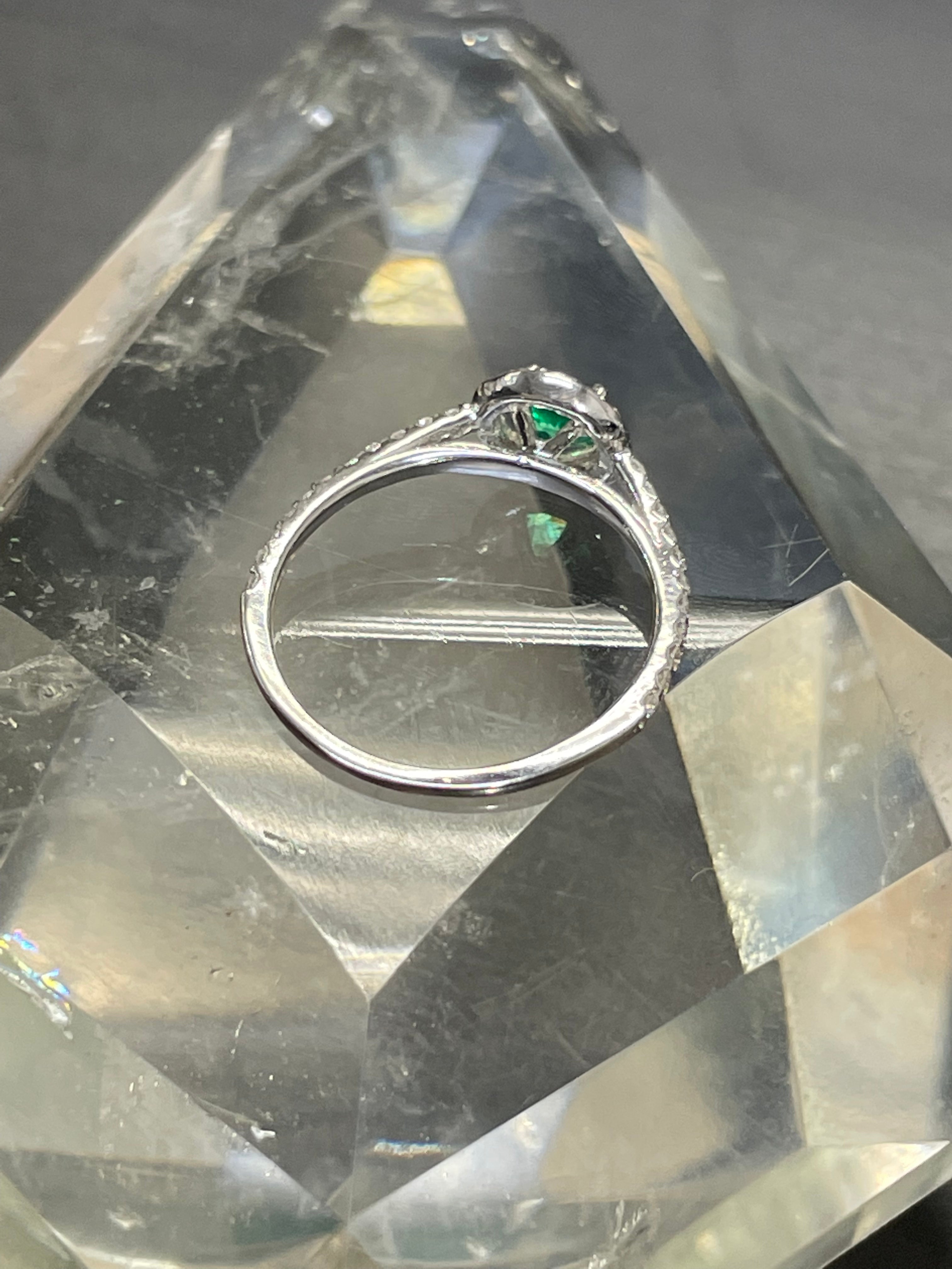 14K White Gold Colombian Emerald Diamond Halo Ring Size 6.25