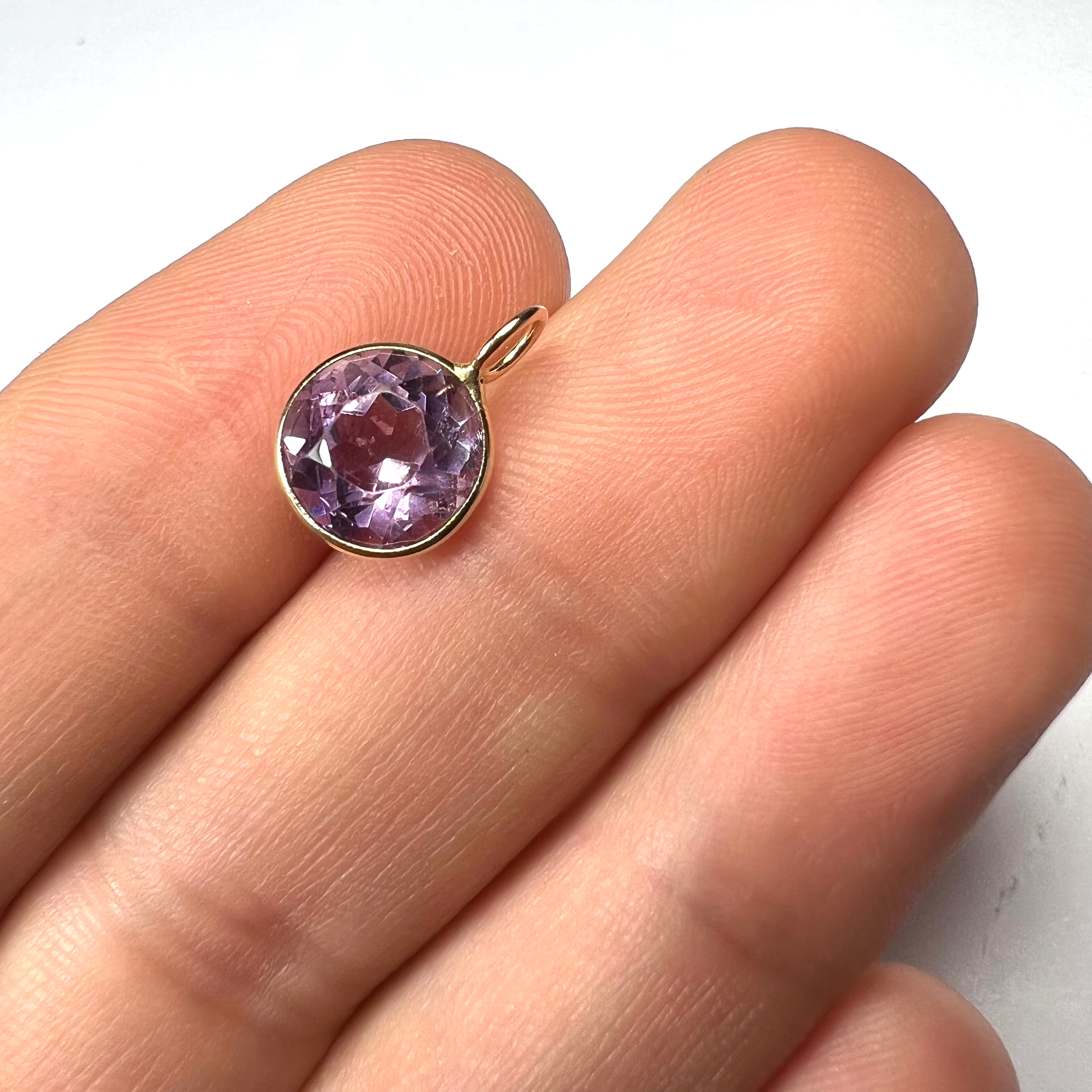 2.45CT Natural Light Round Violet Amethyst 14K Yellow Gold Pendant Charm 13x9mm