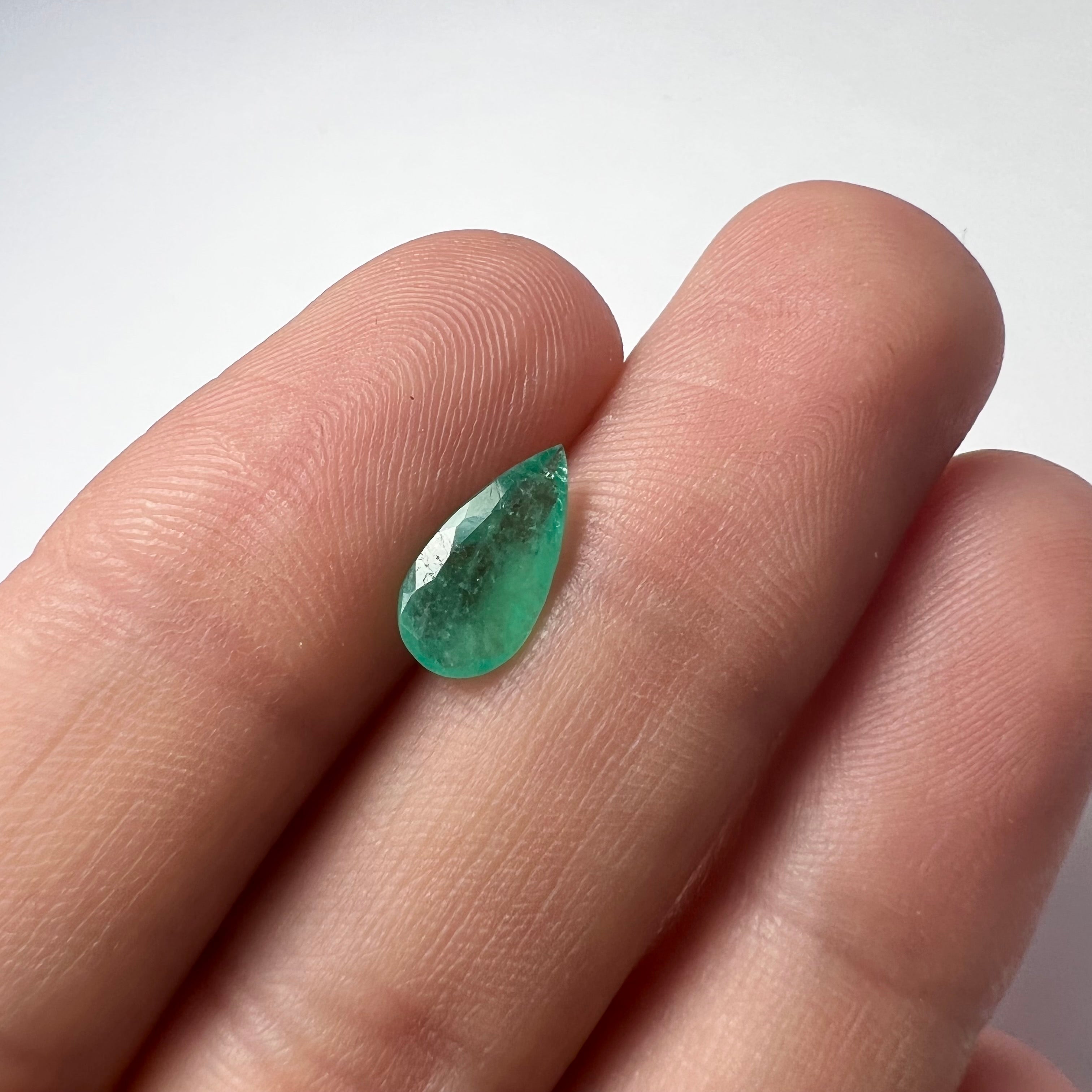 1.07CT Loose Natural Colombian Emerald Pear Cut 11.12x5.76x2.95mm