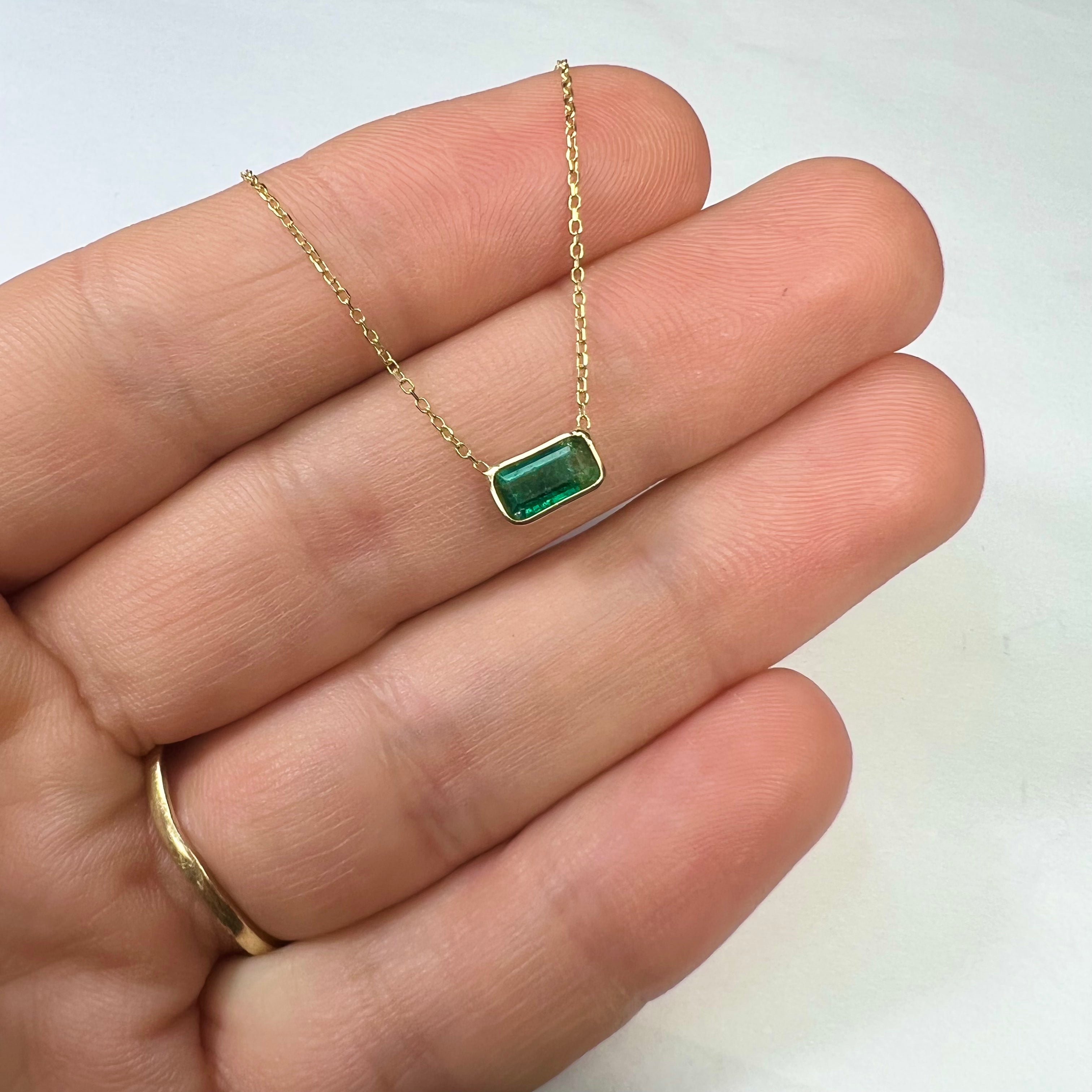.60ct Emerald 18" 14K Yellow Gold Cable Chain Necklace