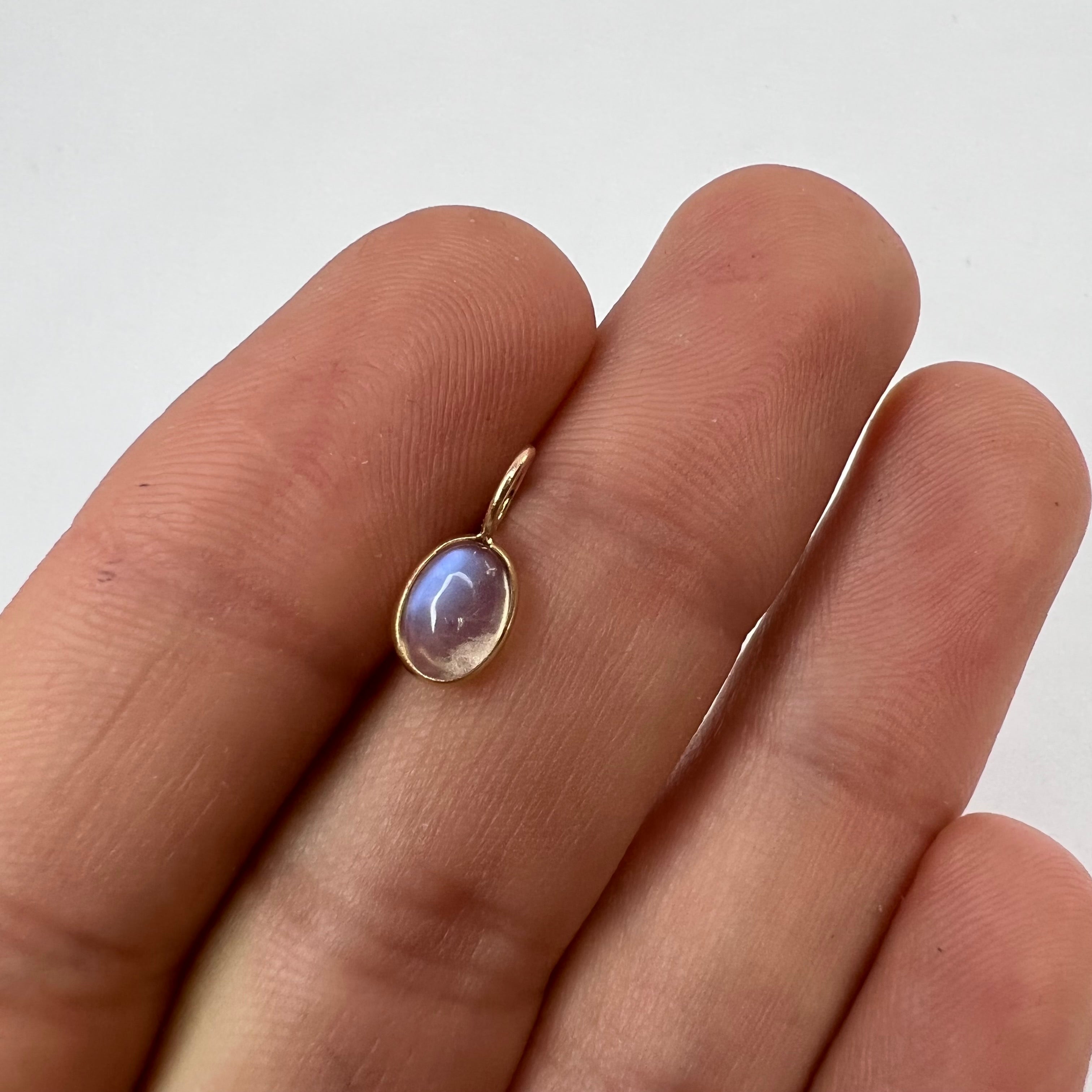 Cabochon Moonstone 14K Yellow Gold Pendant Charm 12.42x5.63x3.11mm