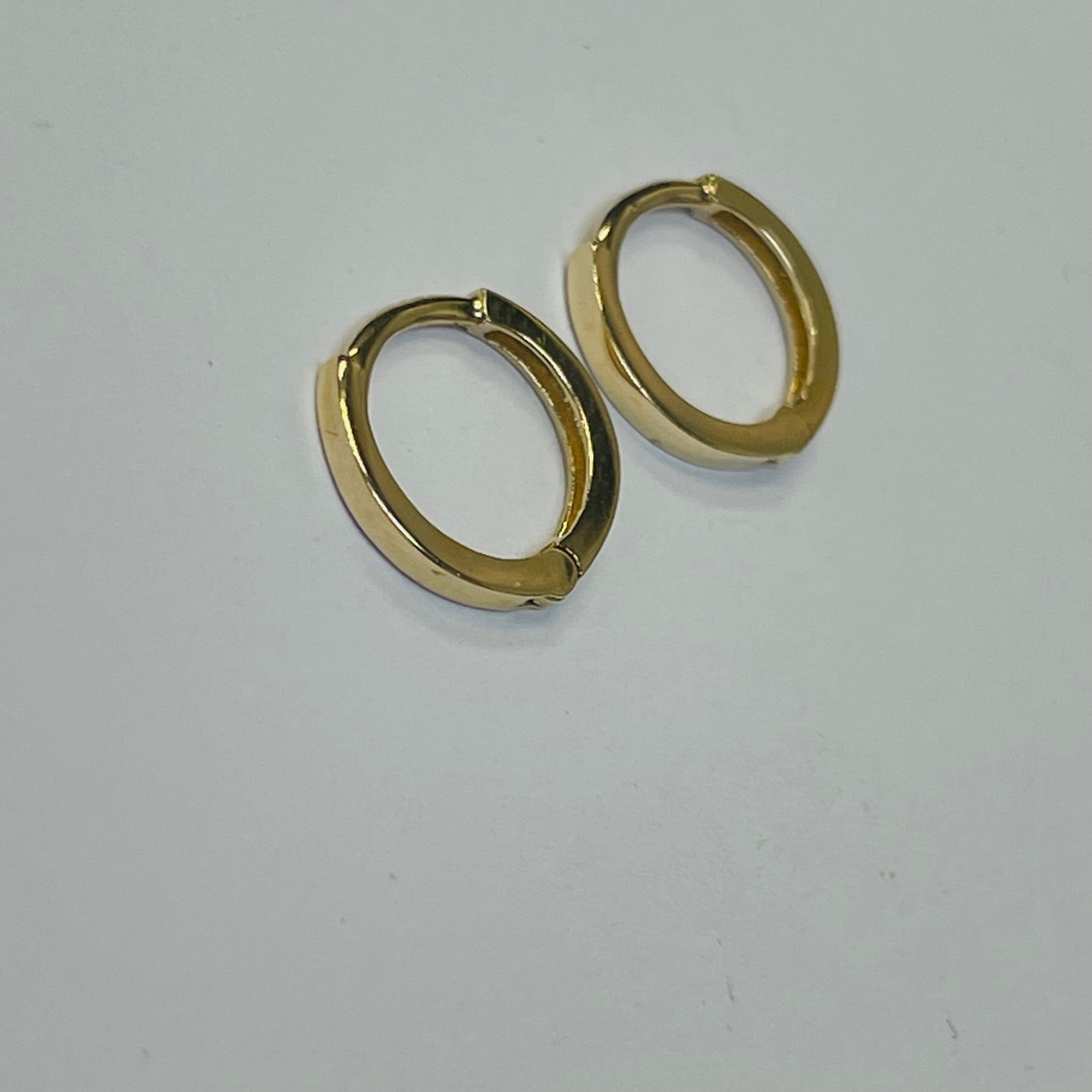 14K Yellow Gold Clicker Huggie Hoop Earrings 9mm