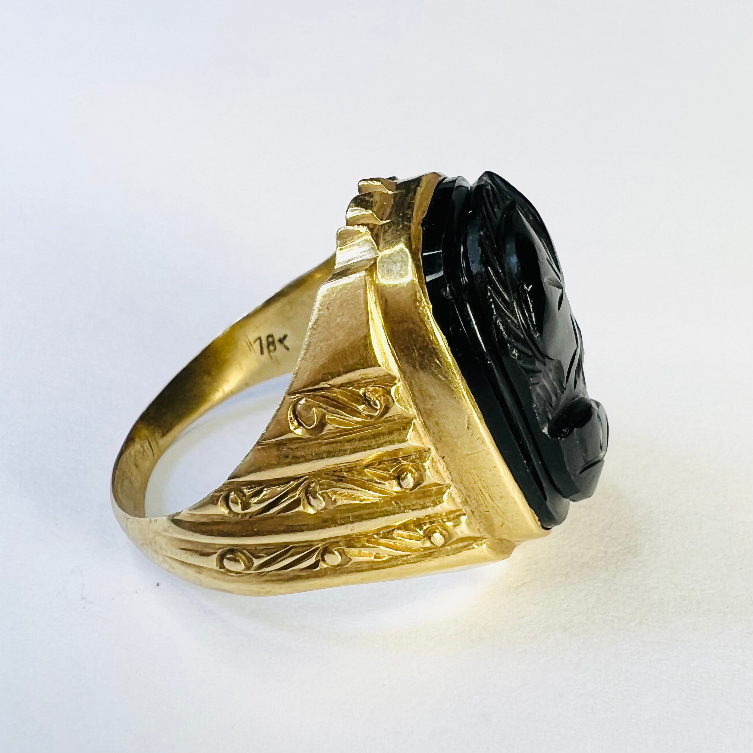 Antique 18K Yellow Gold Onyx Soldier Carved Cameo Engraved Ring Size 9