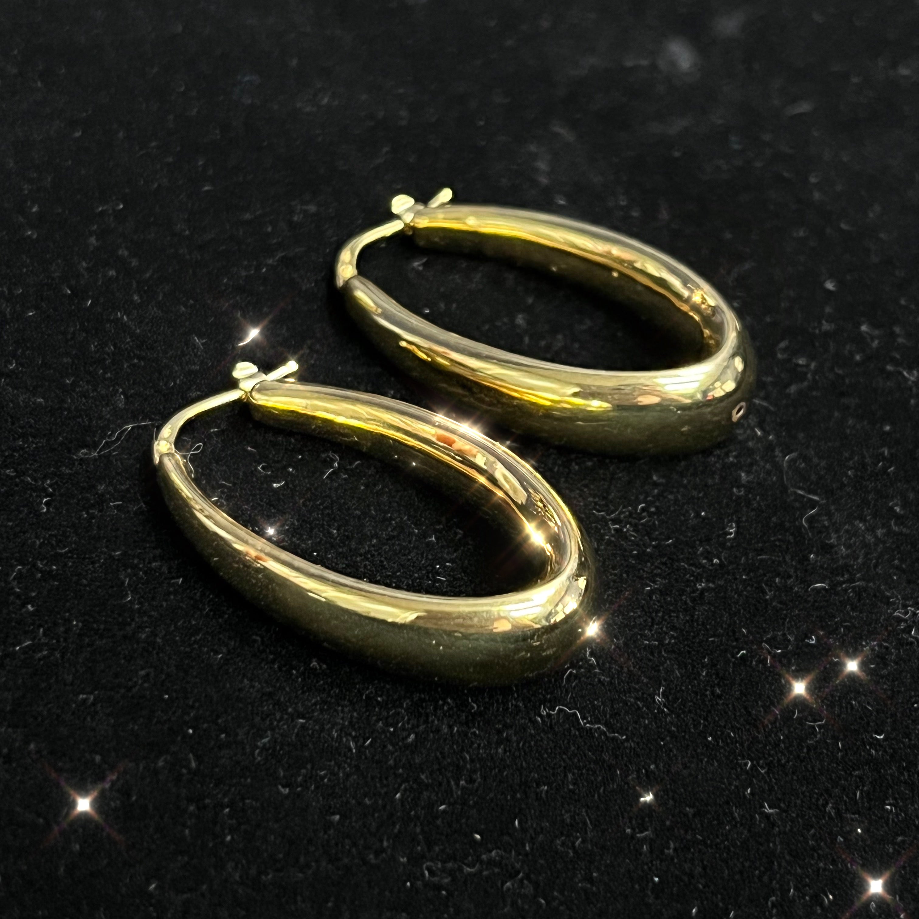 Long Oval 14K Yellow Gold Sleek Hoop Earrings