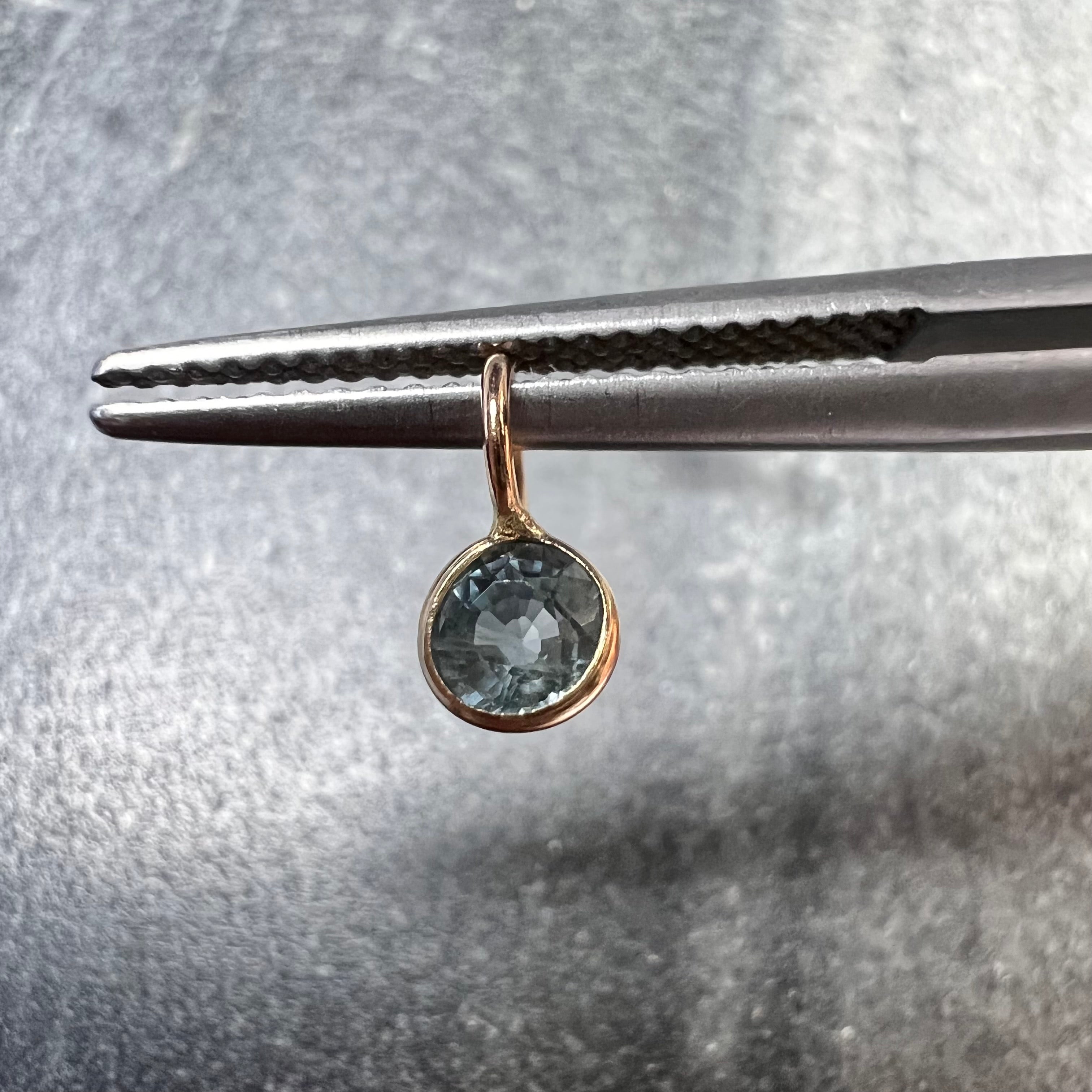 Natural Round Sapphire 14K Yellow Gold Pendant Charm 9x4mm