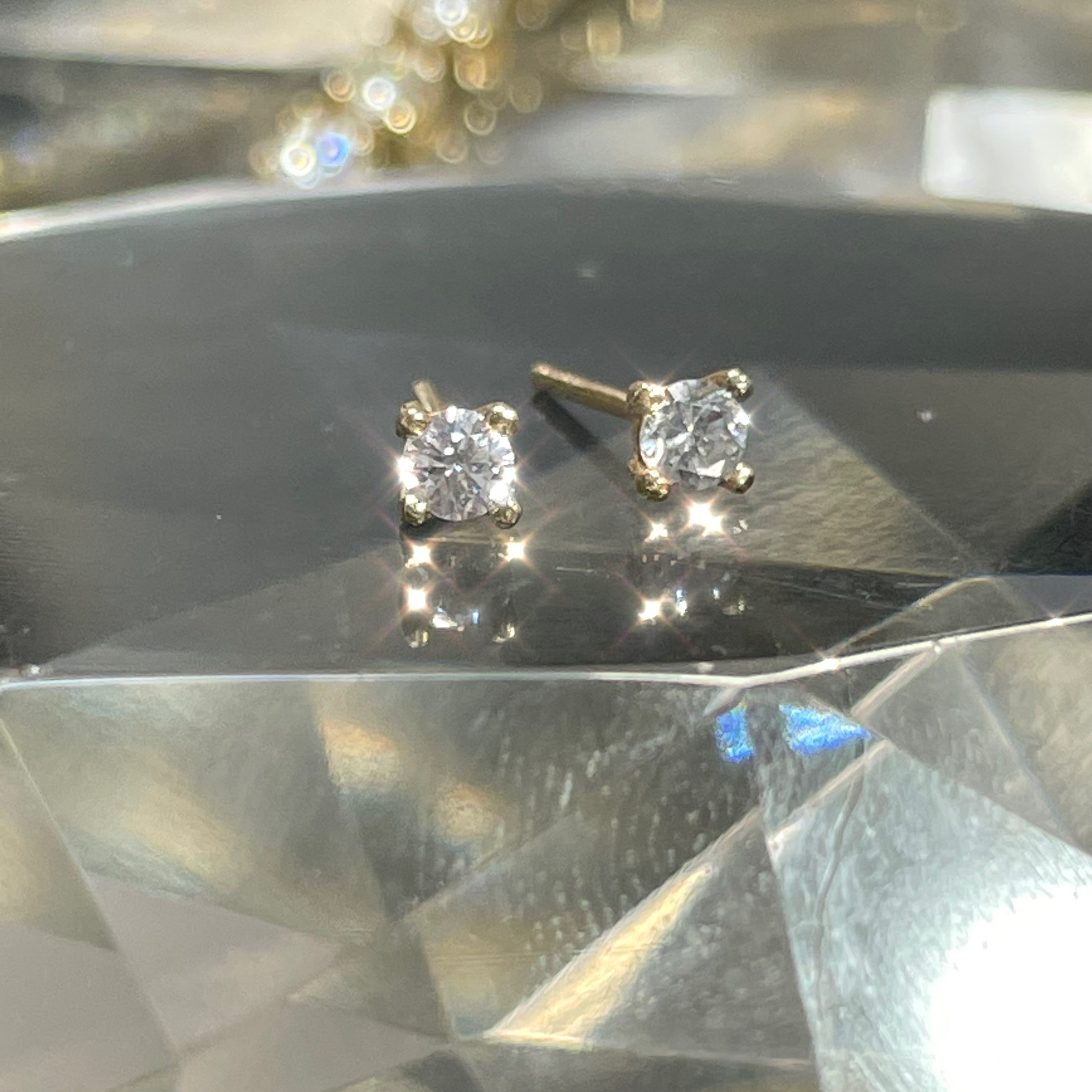 .16CT Round Brilliant Diamond G VS2 14K Yellow Gold Earring Studs