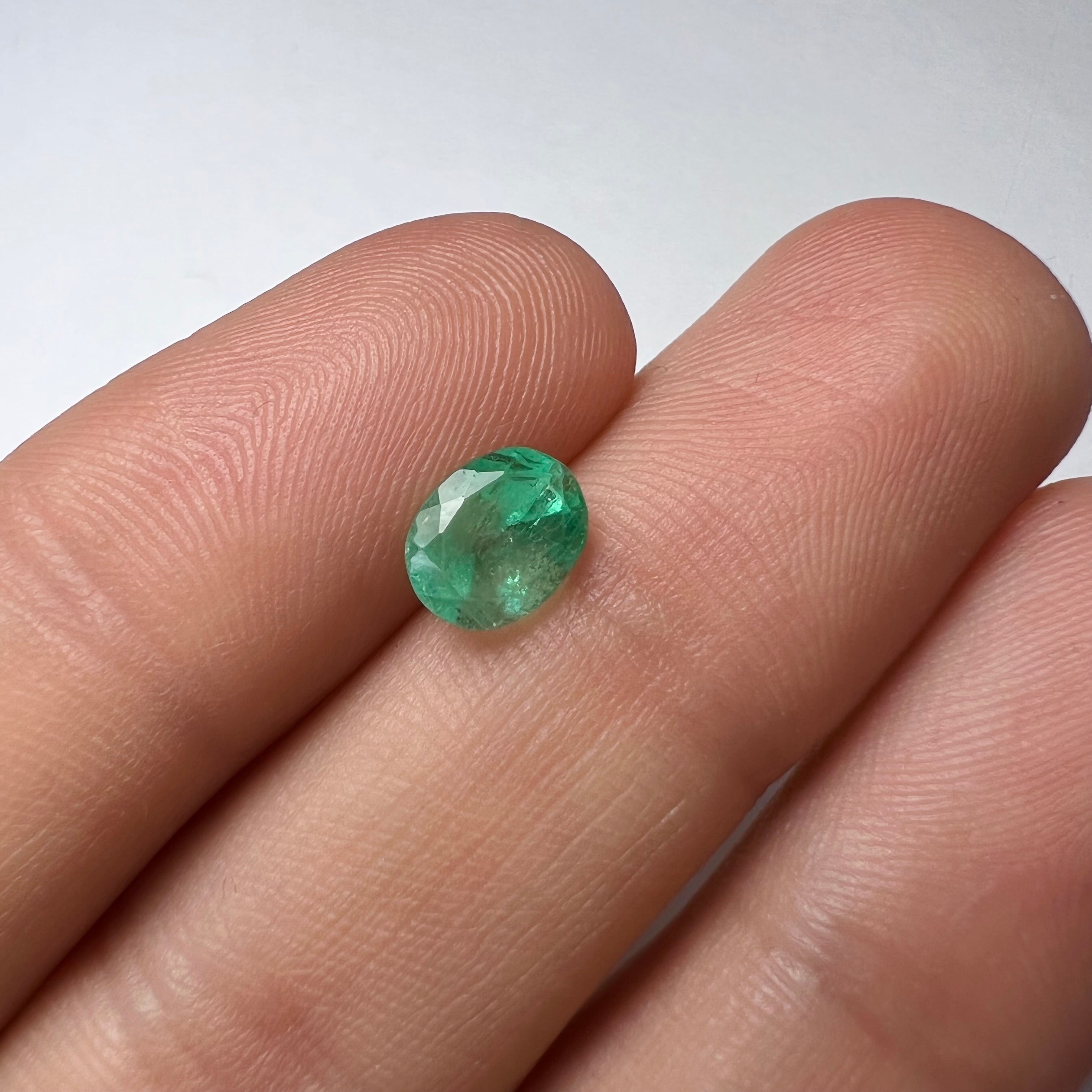 1.34CT Loose Natural Colombian Emerald Oval Shape 7.33x5.86x5.29mm