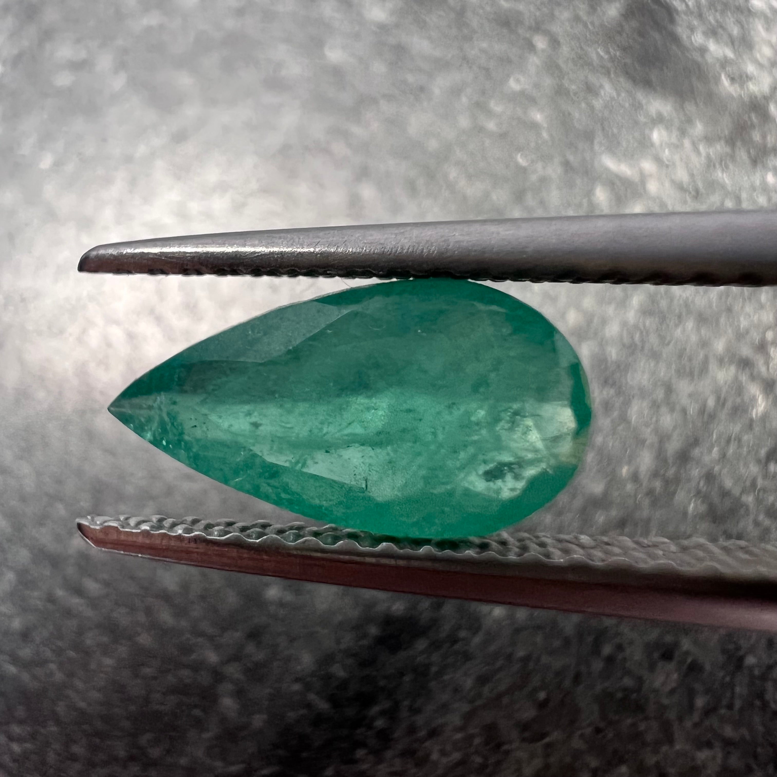 1.07CT Loose Natural Colombian Emerald Pear Cut 11.12x5.76x2.95mm