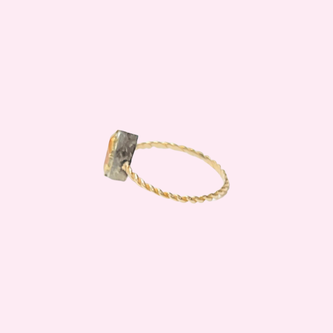 14K Yellow Gold Ring with Topaz Size 6 twisted band