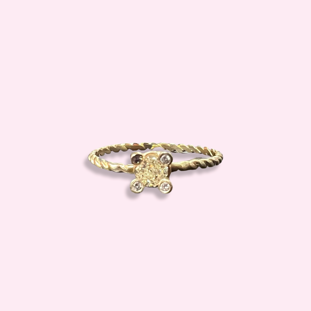 14K Yellow Gold Twisted Band Diamond Ring 6.25