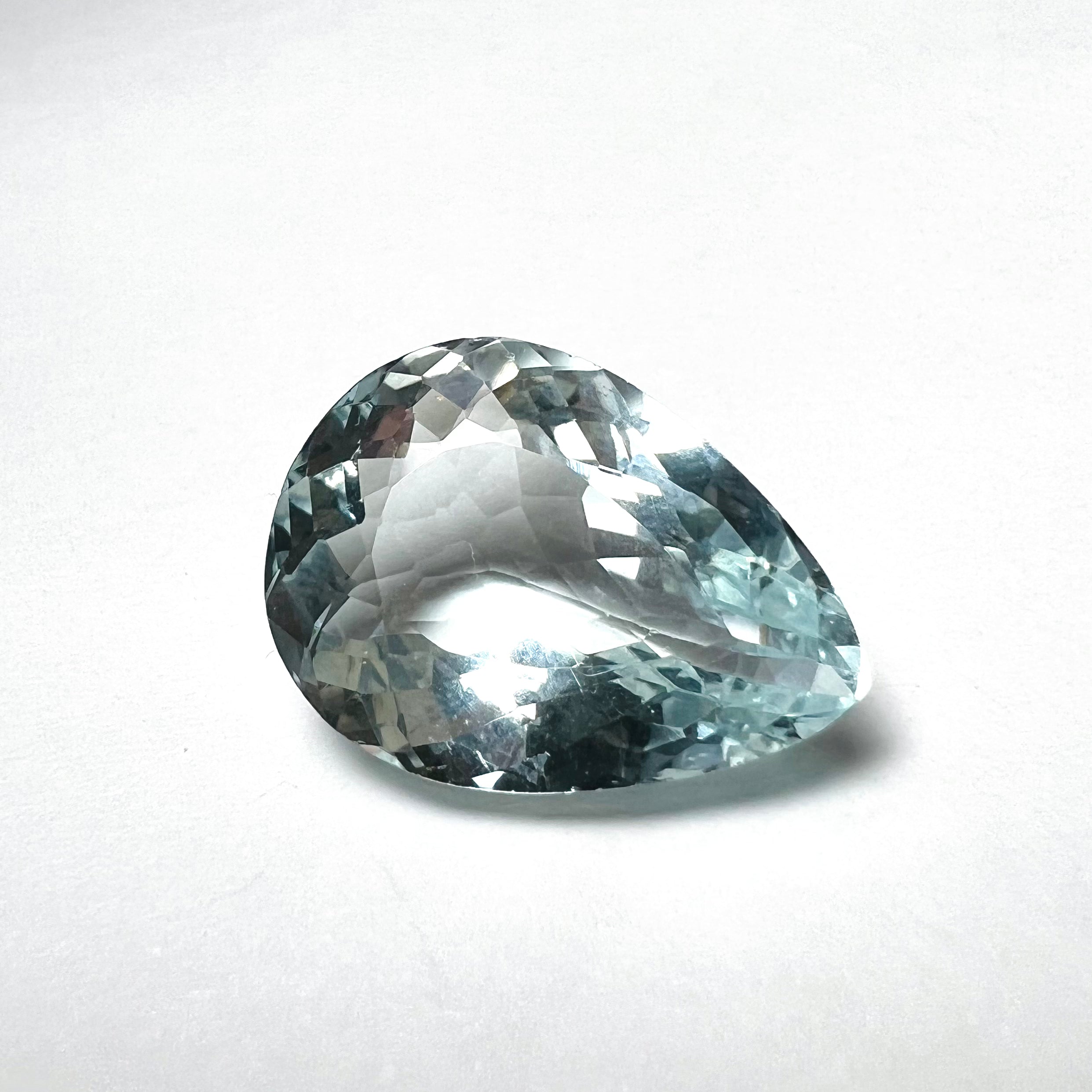 11 CT Natural Aquamarine 19x14.5x9mm Earth mined Gemstone