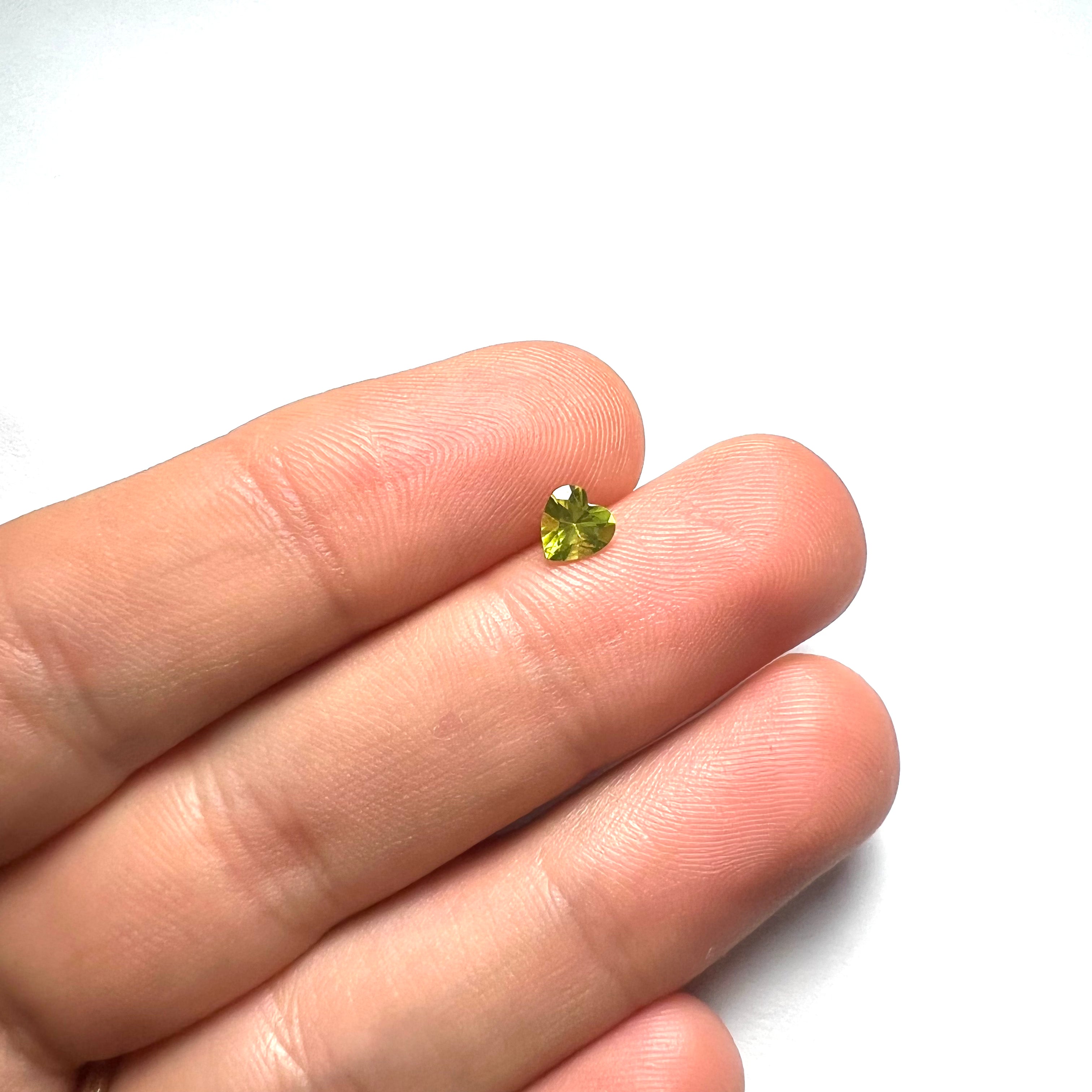 .46CT Loose Natural Heart Cut Peridot 5.1x5x3mm Earth mined Gemstone