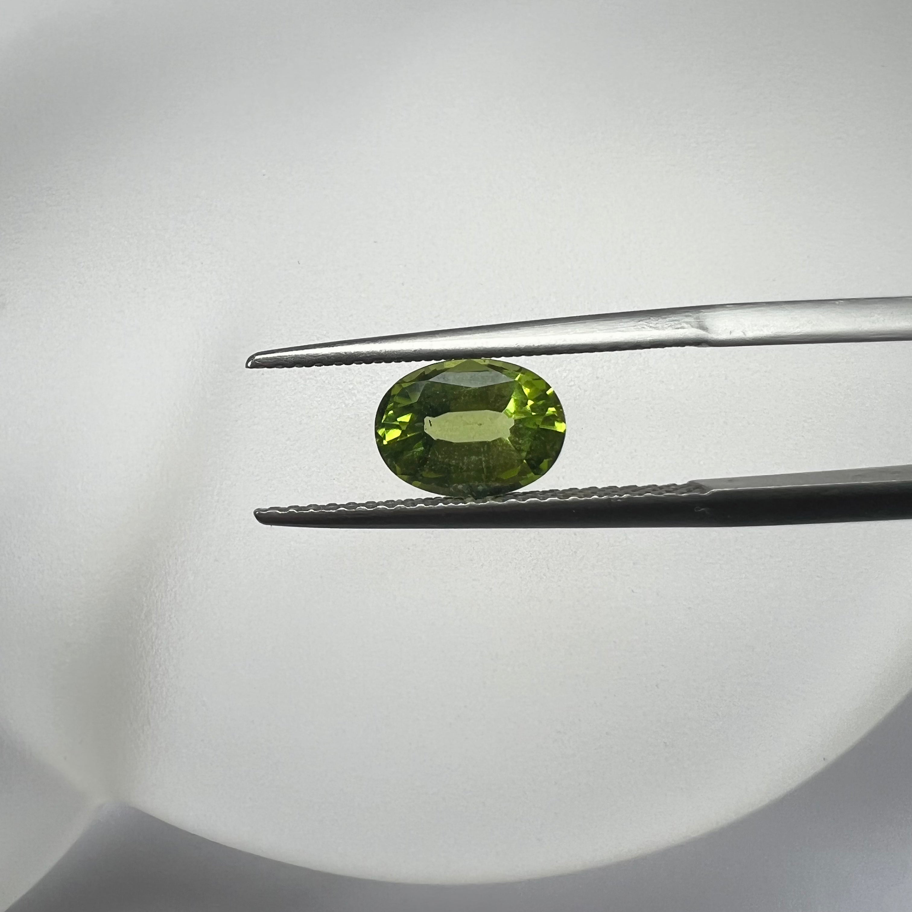 1.63CTW Loose Natural Oval Peridot 8.15x6.20x3.90mm Earth mined Gemstone