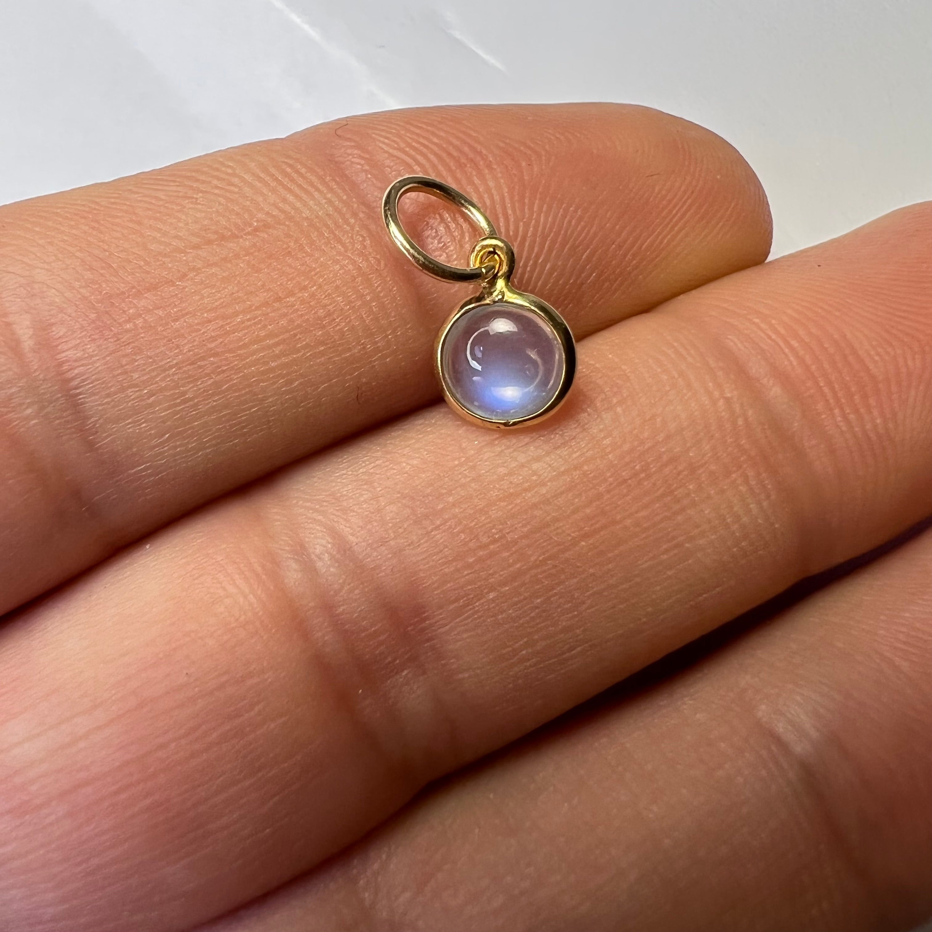 Cabochon Moonstone 14K Yellow Gold Pendant Charm 14x7mm