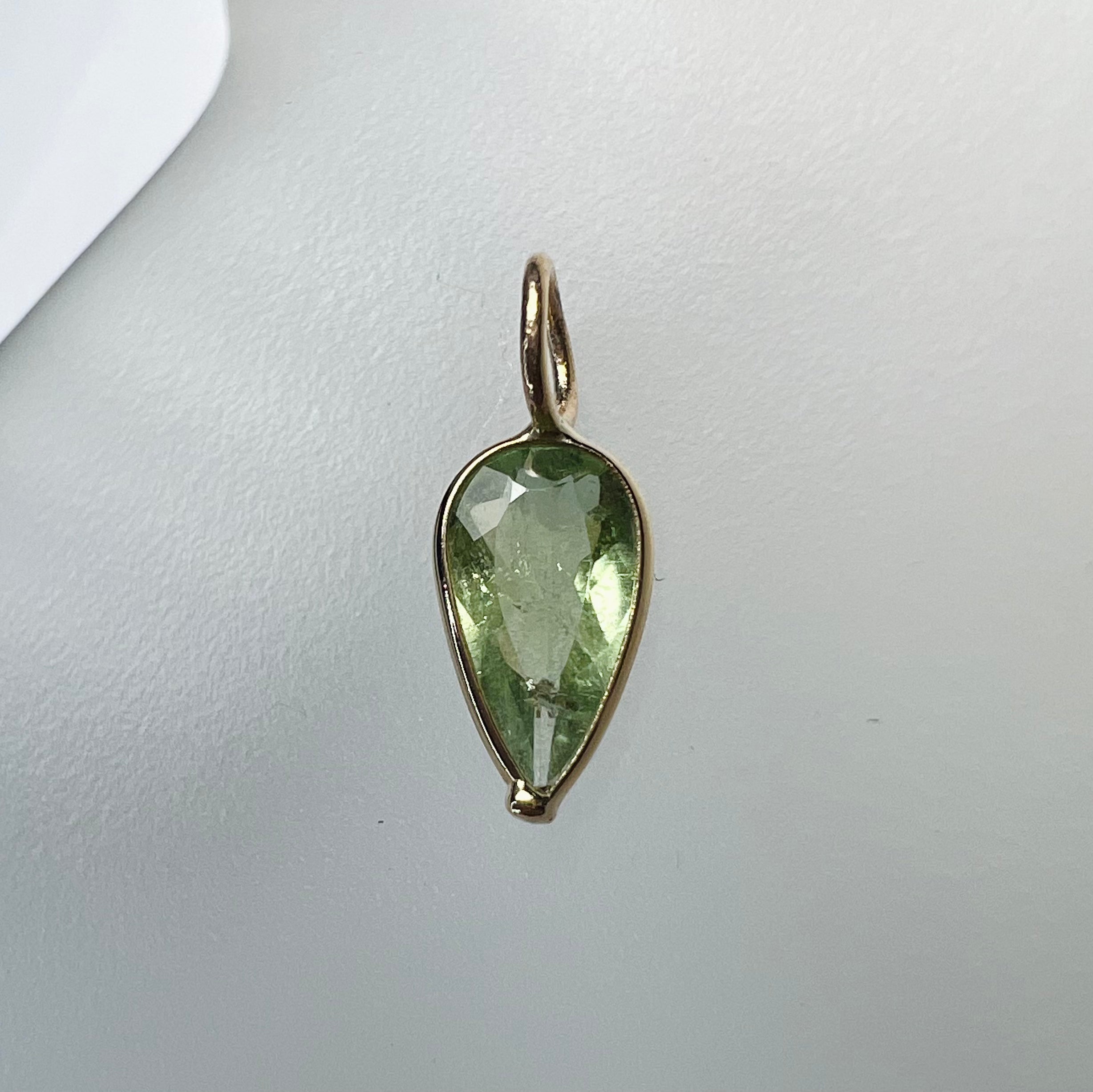 .90CT Natural Pear Tourmaline 14K Yellow Gold Pendant Charm 13x5mm